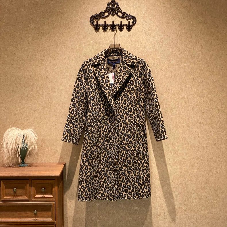Louis Vuitton Louis Vuitton Leopard print lined full print wool coat Size 4XL / US 24-26 - 1 Thumbnail