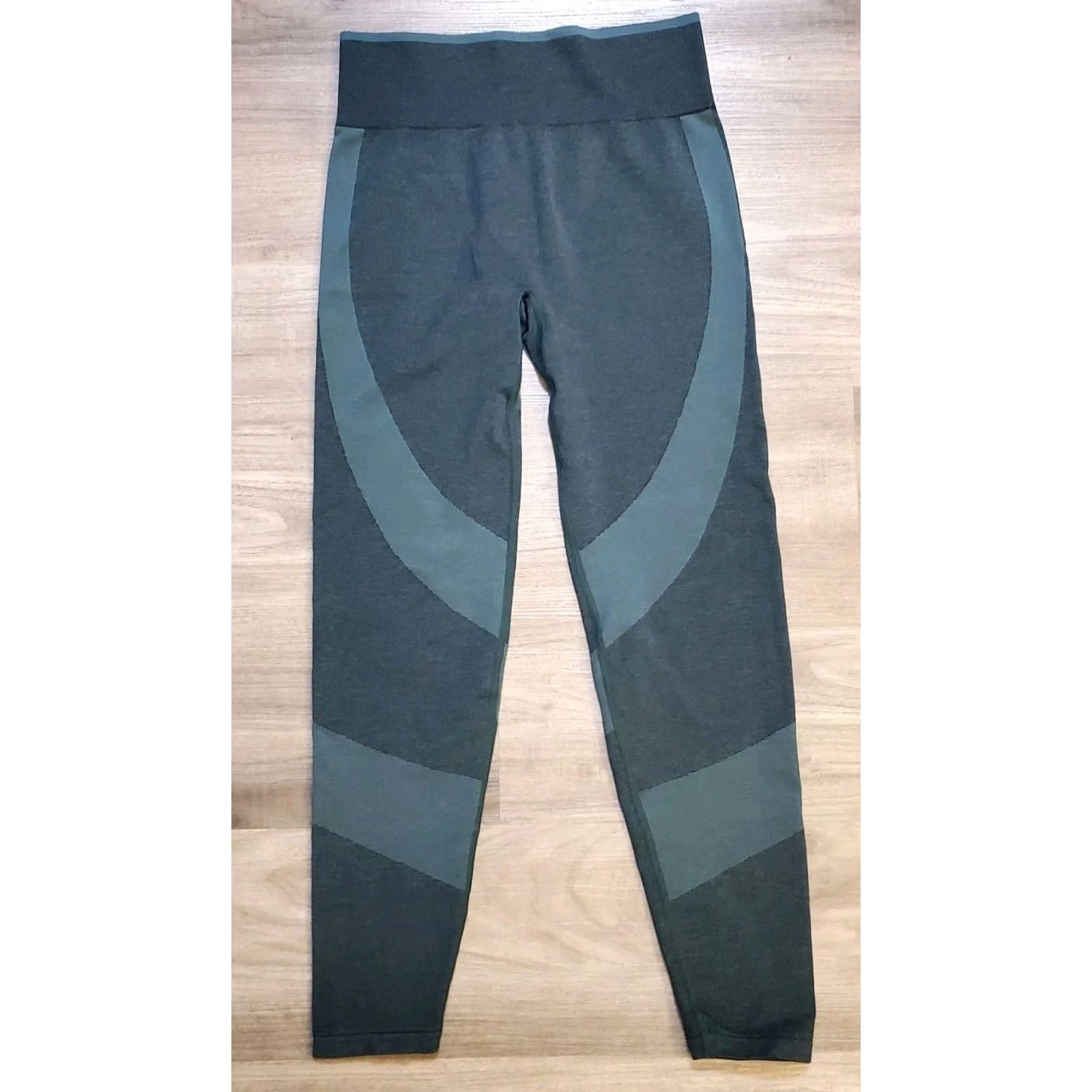 Victoria's Secret PINK Victoria's Secret Green Seamless Leggings M Activewear Athleisure Sport Womens Size 32" / US 10 / IT 46 - 2 Thumbnail