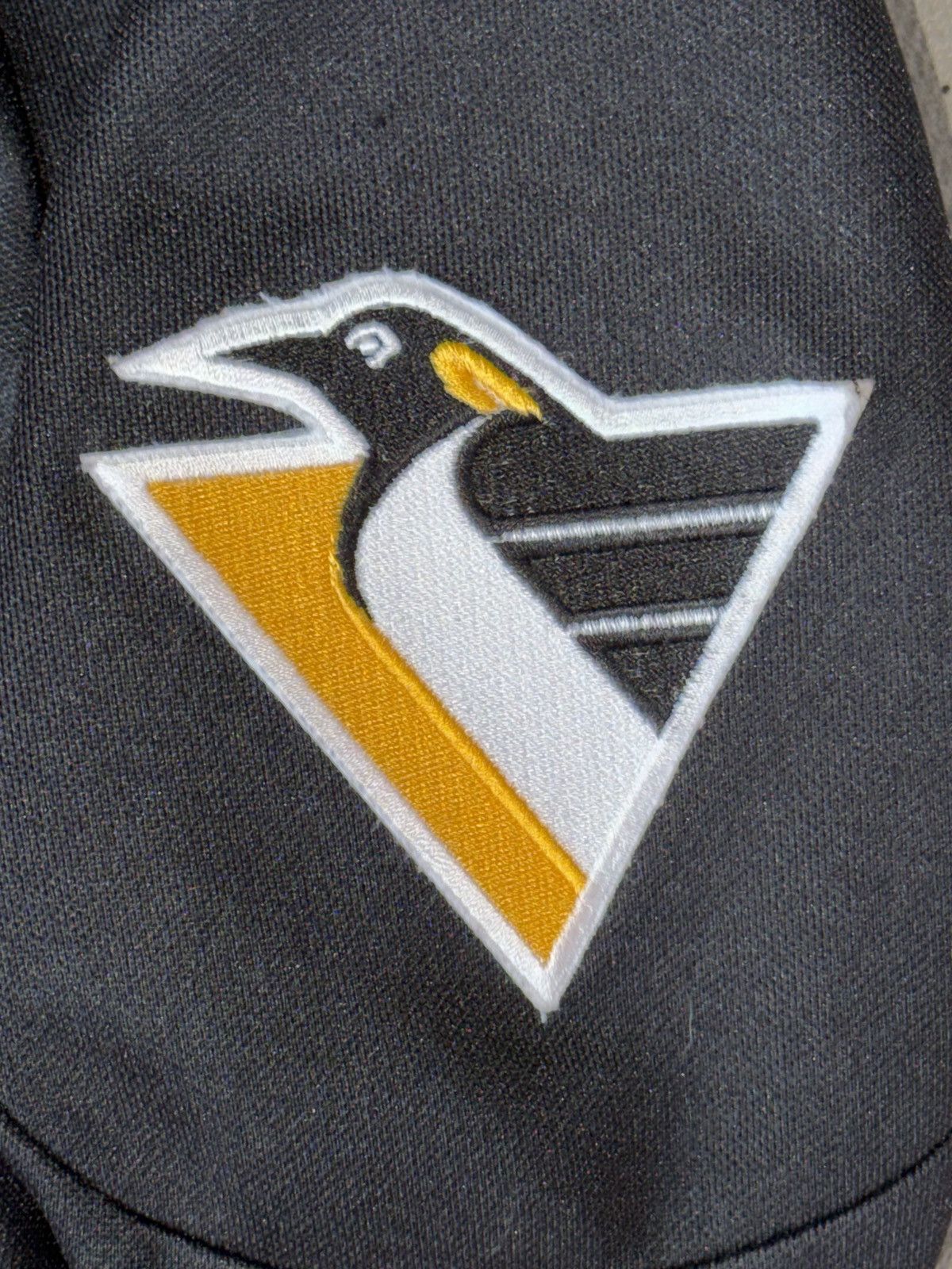 Ccm CCM NHL Hockey Pittsburgh Penguins Luc Robitaille Jersey Men Size US L / EU 52-54 / 3 - 18 Thumbnail