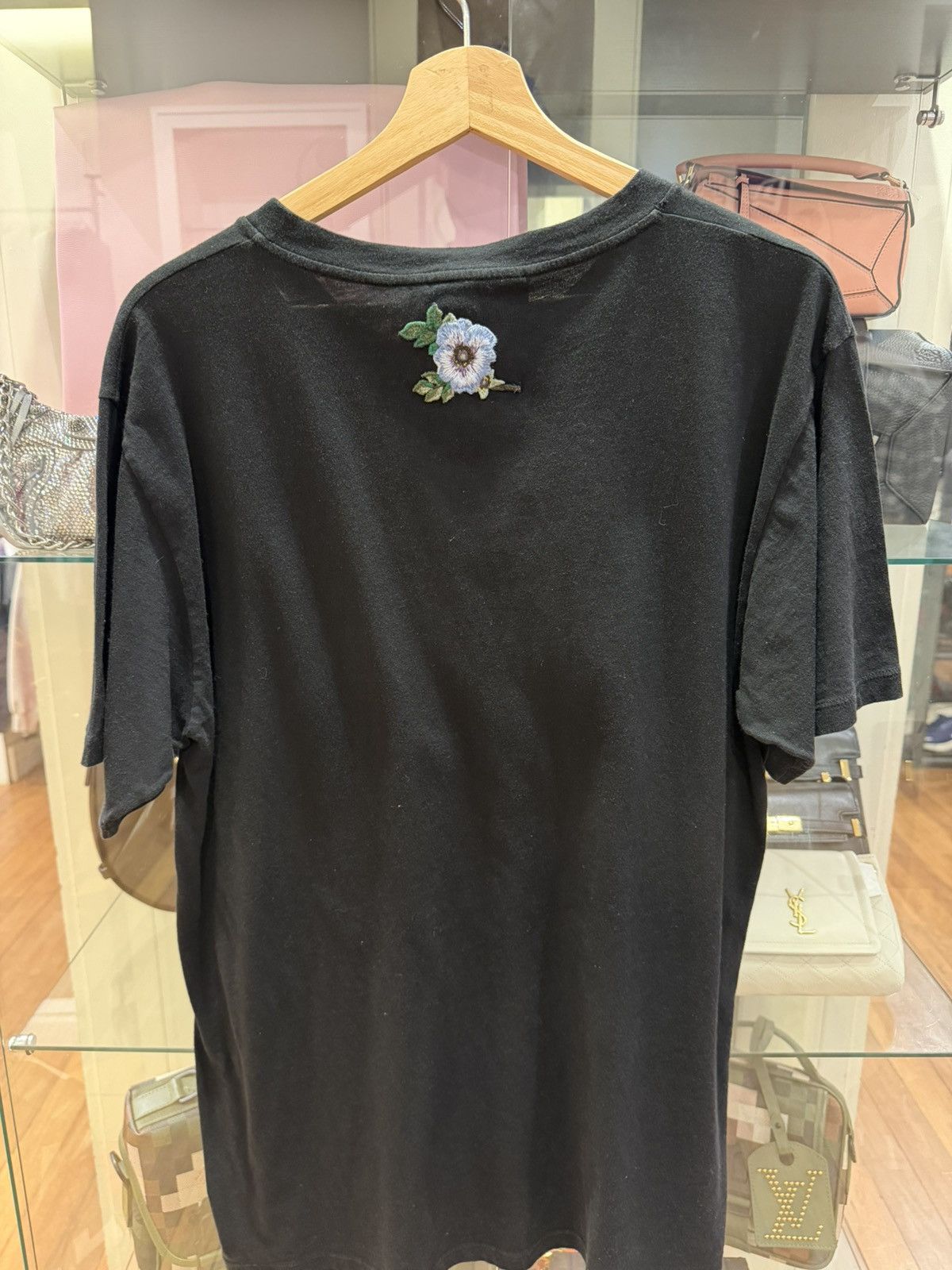 Gucci Gucci Oversized Black Tee w Embroidered Flower Appliqué Size US XL / EU 56 / 4 - 2 Thumbnail