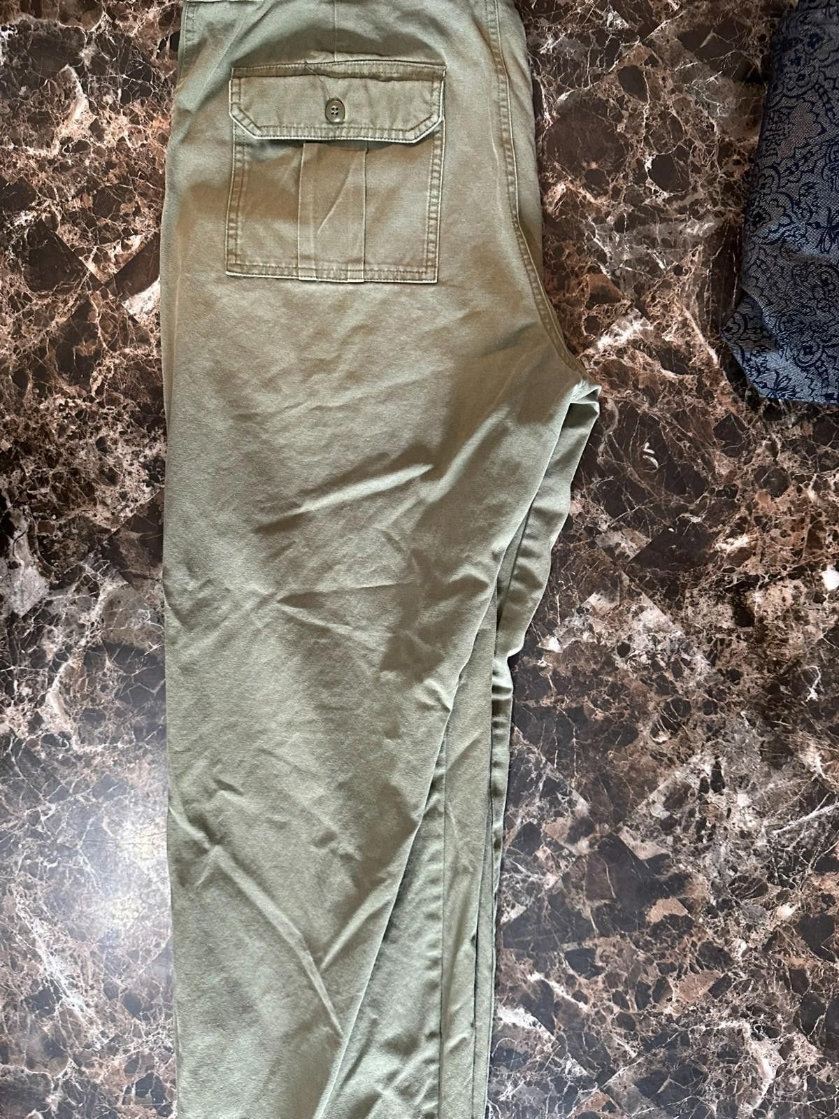 Cabelas Cabela’s Classic Fit pants, size 36x34, in olive green Size US 36 / EU 52 - 8 Thumbnail