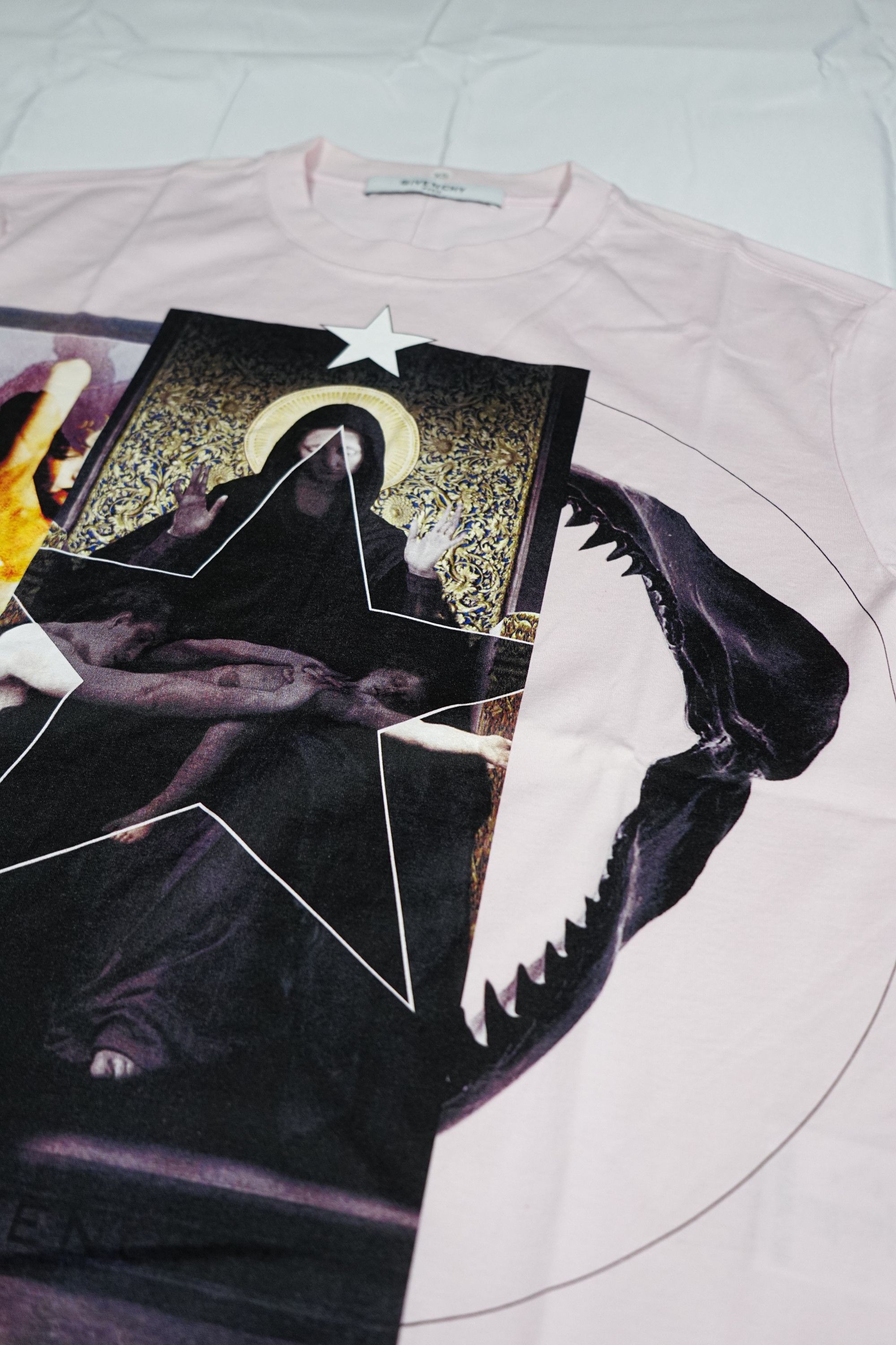 Givenchy ARCHIVE Givenchy TISCI Madonna Shark Star Pastel PinkSS19 Size US XS / EU 42 / 0 - 8 Thumbnail