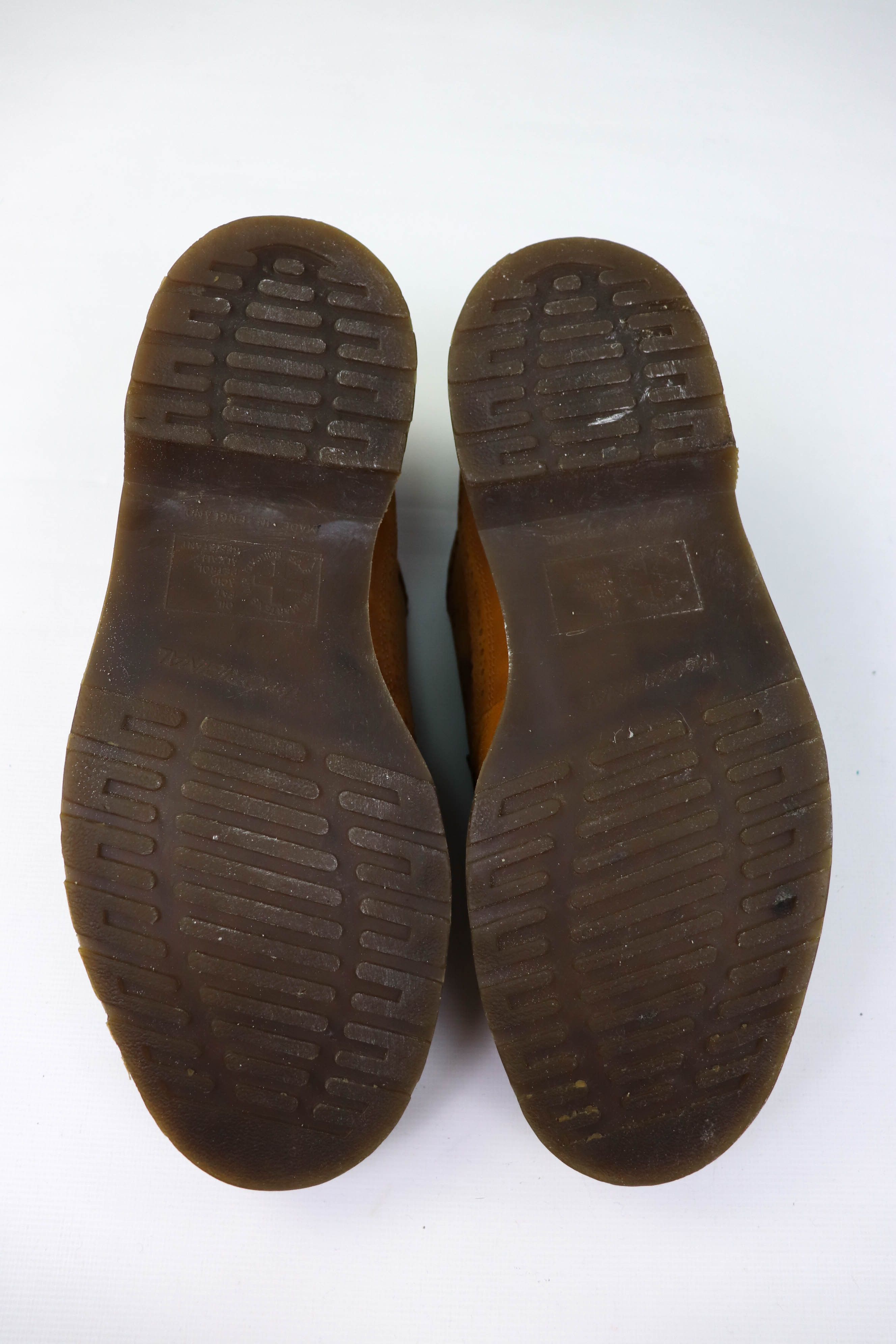 Dr. Martens Vintage Dr. Martens Made in England Tan Brown Suede Brogues Size US 8.5 / EU 41-42 - 14 Thumbnail