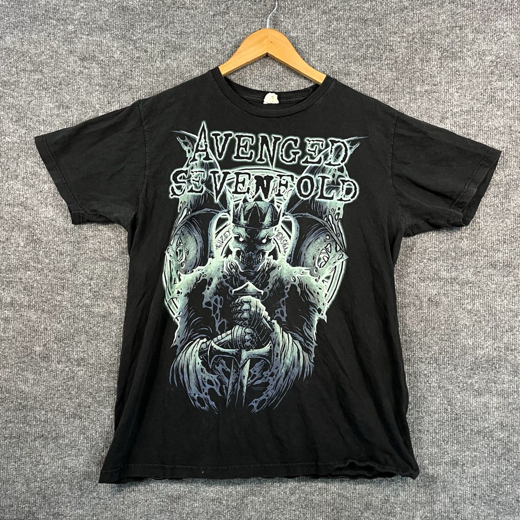 Vintage VINTAGE Avenged Sevenfold Hail To The King Mens Shirt XL Black Bay Island T-Shirt Band Big Graphic XL Mens Size US XL / EU 56 / 4 - 2 Thumbnail