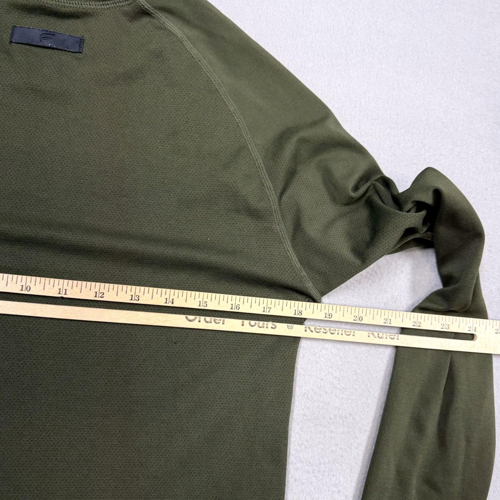 Fabletics Fabletics Shirt Mens M Green Long Raglan Sleeve Running Training Top Size US M / EU 48-50 / 2 - 5 Thumbnail