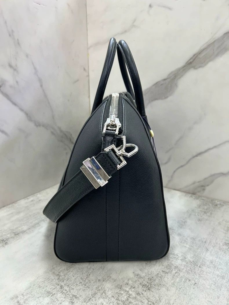 Givenchy Givenchy Black Single-Shoulder Bag Size ONE SIZE - 3 Thumbnail