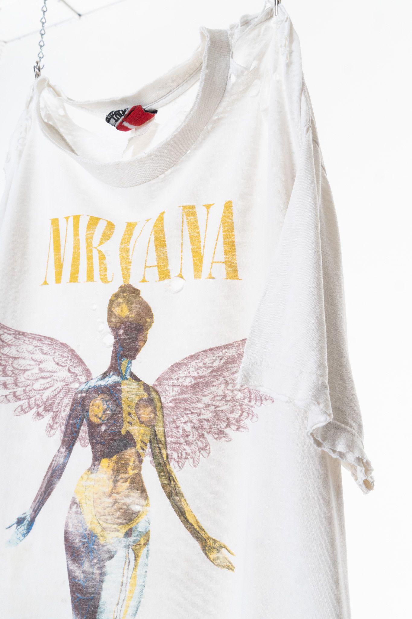 Vintage VINTAGE 1993 NIRVANA ‘IN UTERO’ THRASHED BANDT-SHIRT Size US XL / EU 56 / 4 - 11 Thumbnail