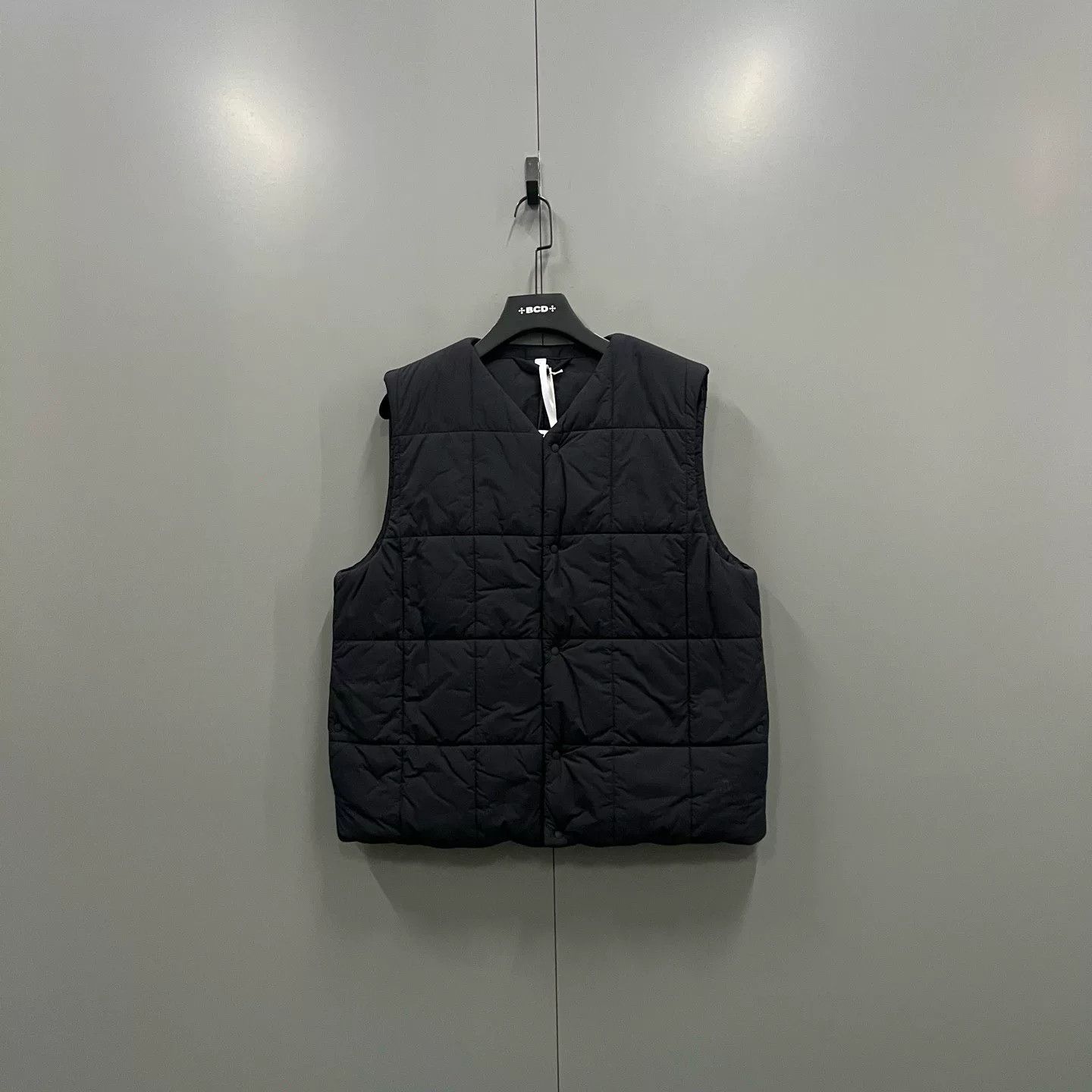 Burberry black quilted casual vest by Burberry Size US S / EU 44-46 / 1 - 1 Thumbnail