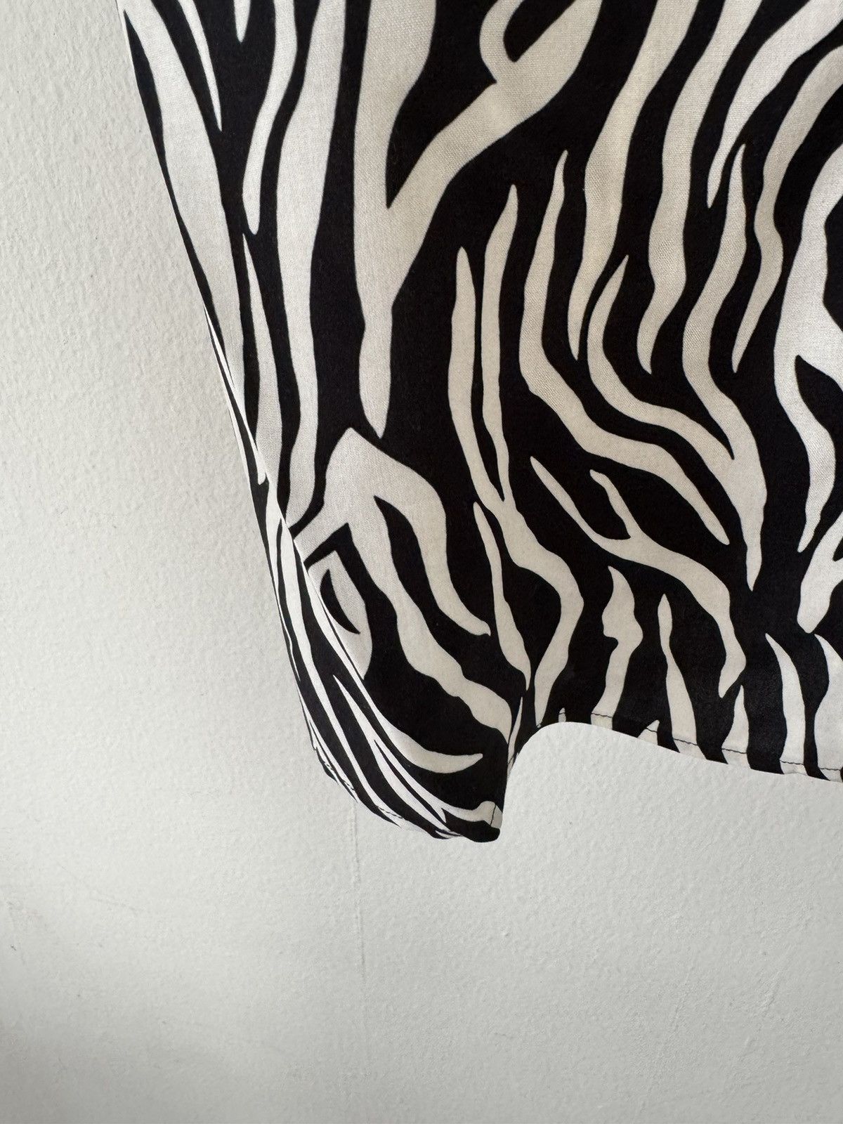 Celine × Hedi Slimane CELINE HAWAIIAN SHIRT IN PRINTED VISCOSE OFF WHITE / BLACK Size US S / EU 44-46 / 1 - 8 Thumbnail