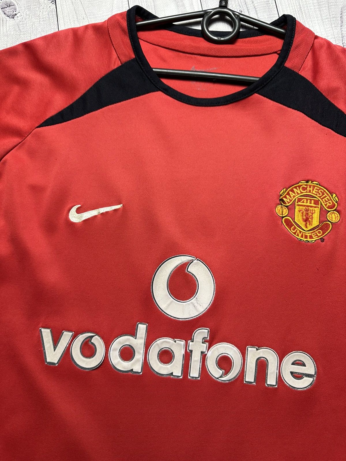 Vintage Vintage Manchester United Vodafone soccer jersey size L red Size US L / EU 52-54 / 3 - 3 Thumbnail