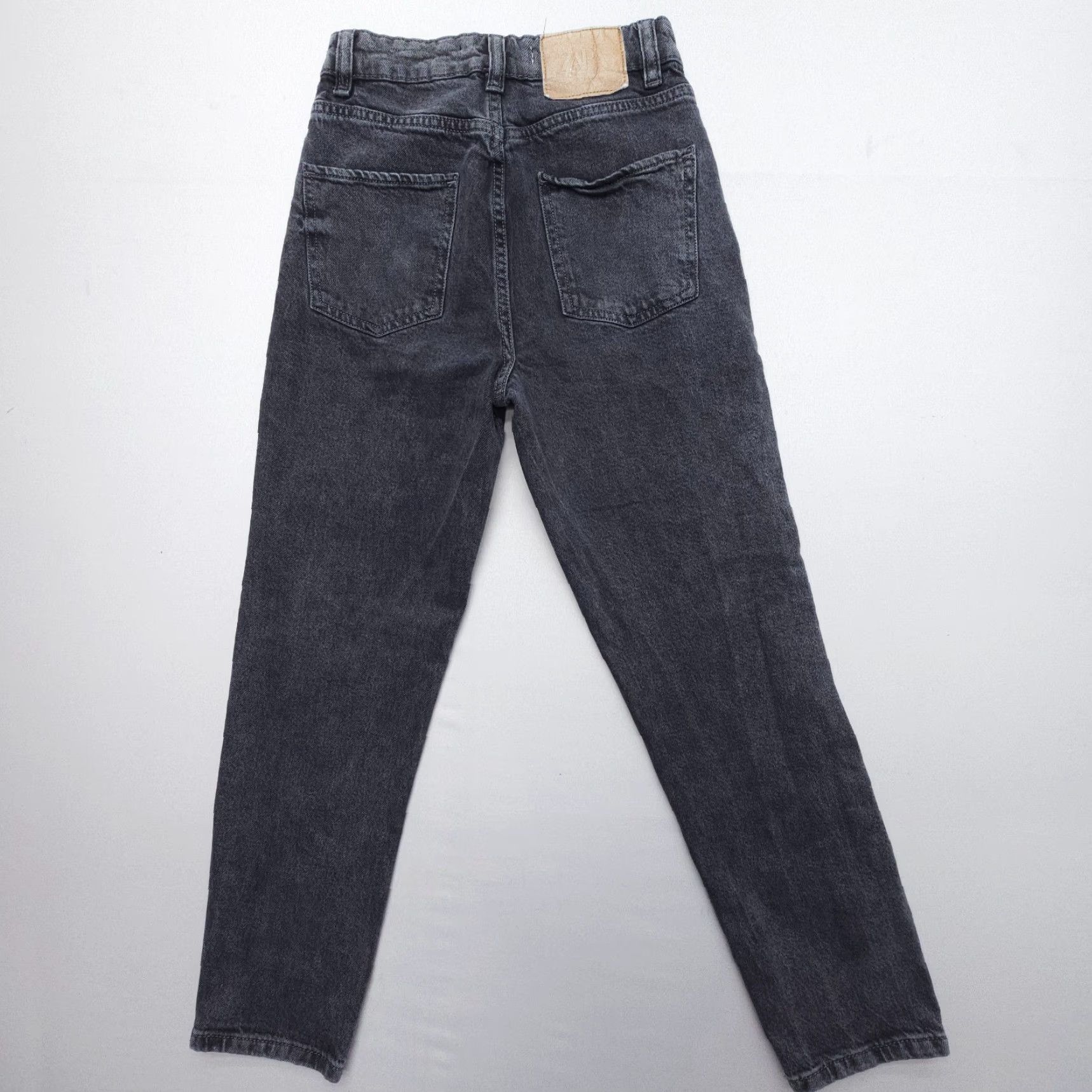 Zara Zara High Rise Mom Jeans Size 2 Black Denim Dark Wash Inseam 27" Regular 5-Pocket Logo Button Women Jeans Size 26" / US 2 / IT 38 - 2 Thumbnail