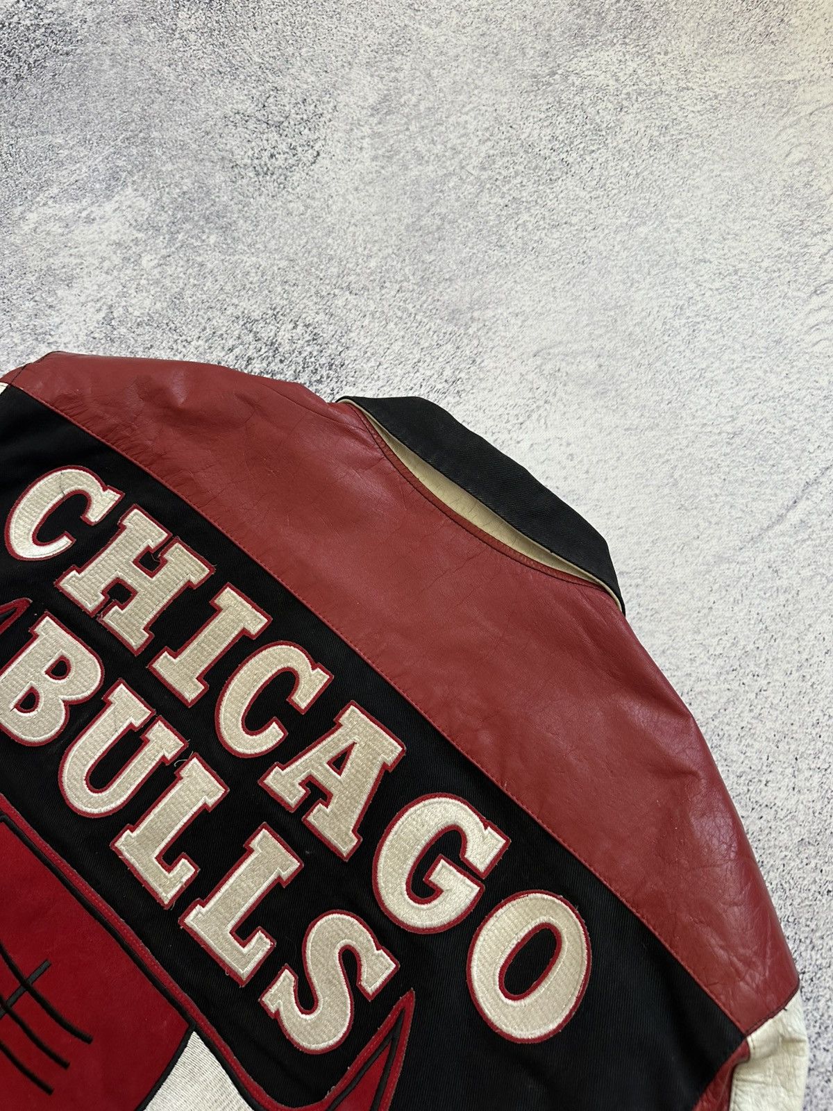 Jeff Hamilton 1993 Jeff Hamilton Chicago Bulls Jacket Size US XL / EU 56 / 4 - 18 Thumbnail