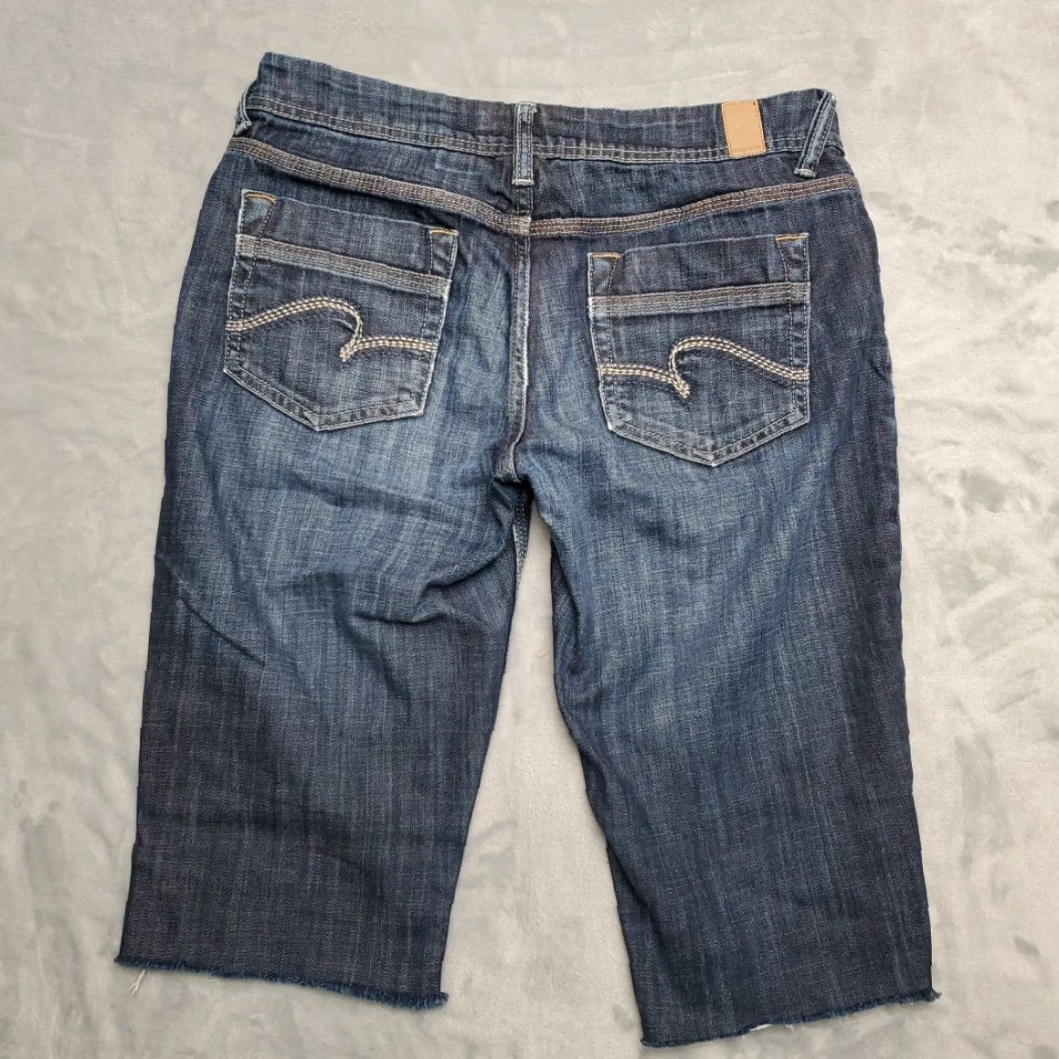 Vintage Maurices Jeans Shorts Womens 8 Cutoff Jorts Denim Low Rise Thick Stitch 5-Pocket Belt Loops Blue Denim Casual Modern American USA Womens 8(Maurices) Size 30" / US 8 / IT 44 - 4 Thumbnail