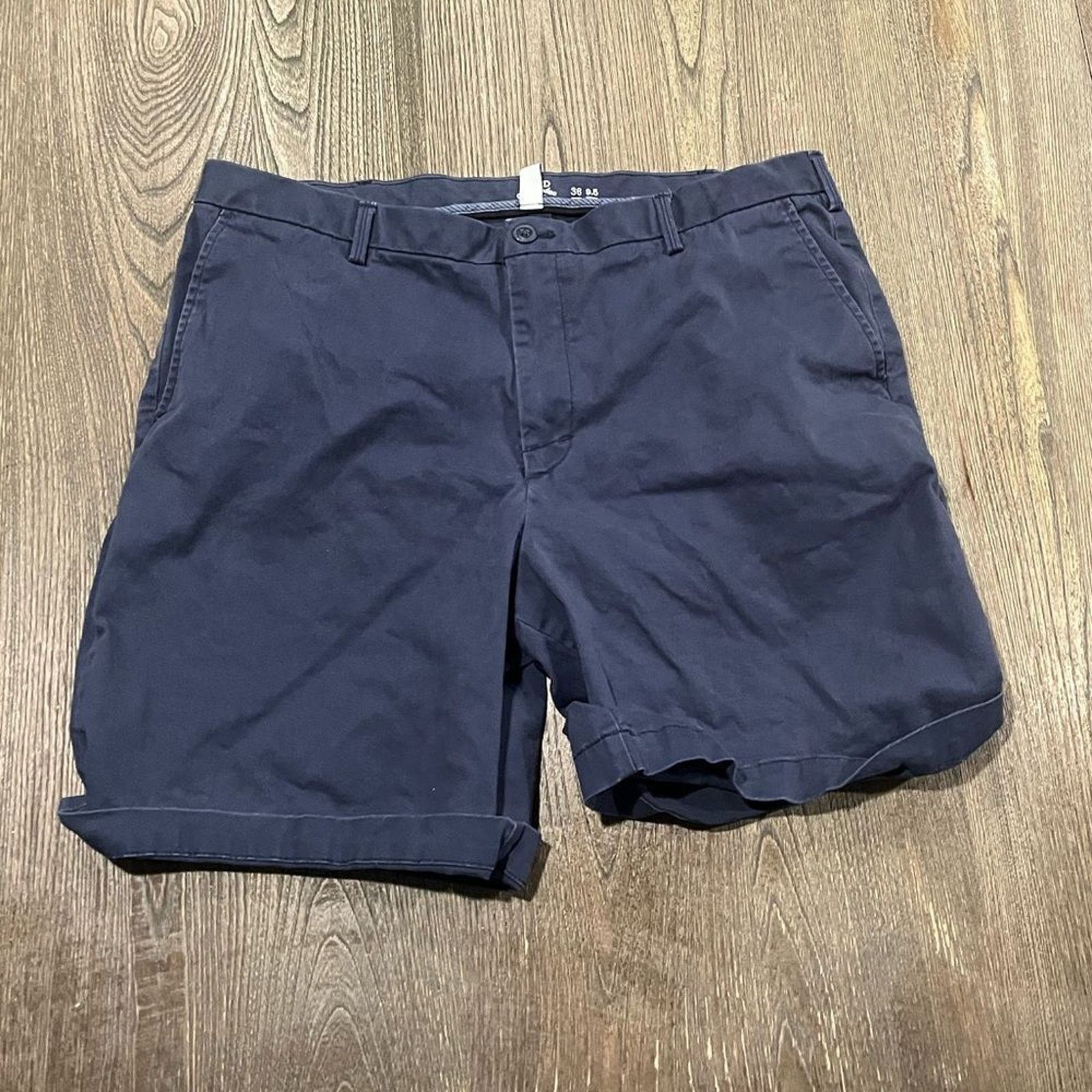 Izod IZOD Saltwater Navy Blue Cotton Chino Shorts Size 36 Size US 36 / EU 52 - 1 Thumbnail