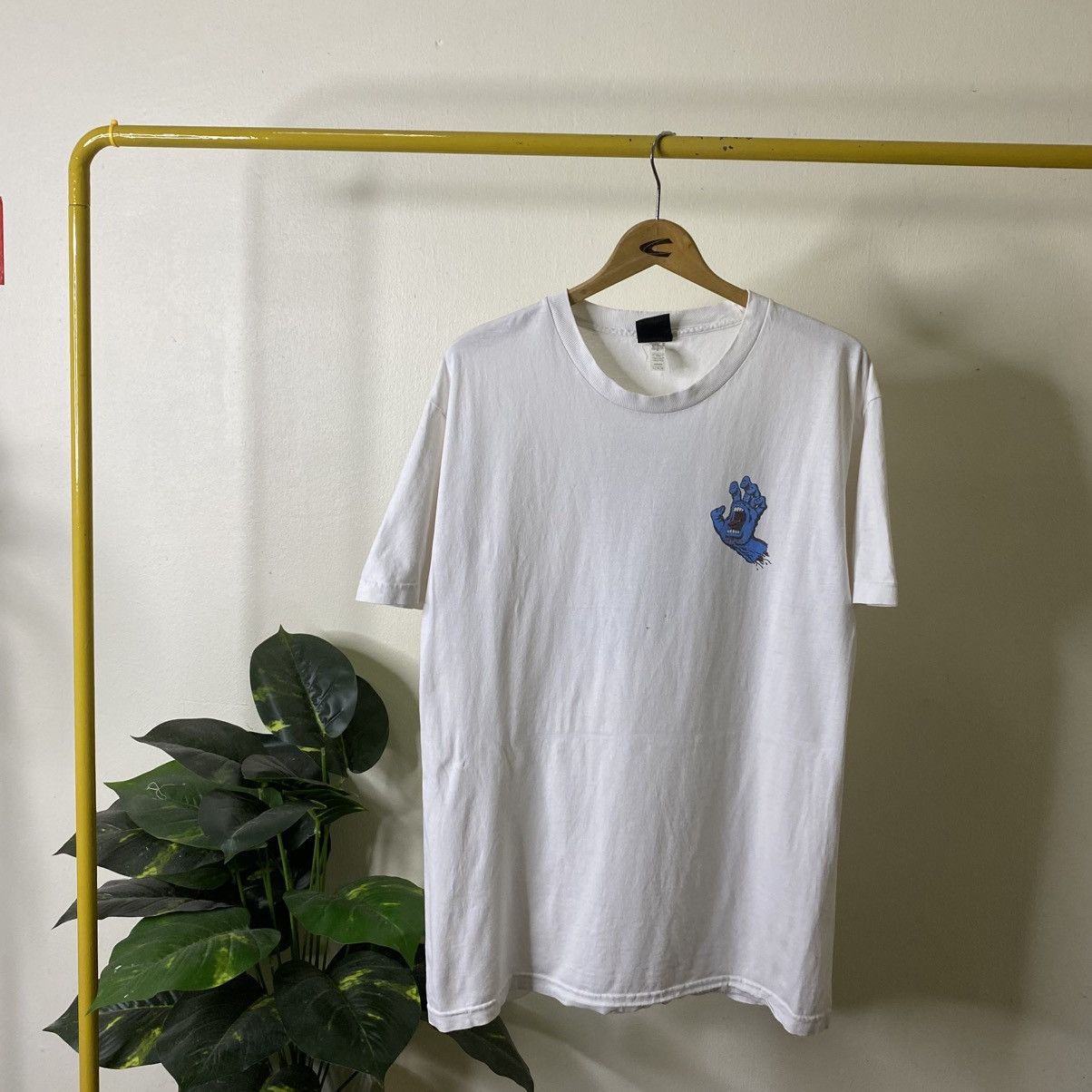 Santa Cruz Skateboards Vintage Y2K Santa Cruz Skateboards Hand Screaming Skater Tee Size US L / EU 52-54 / 3 - 5 Thumbnail