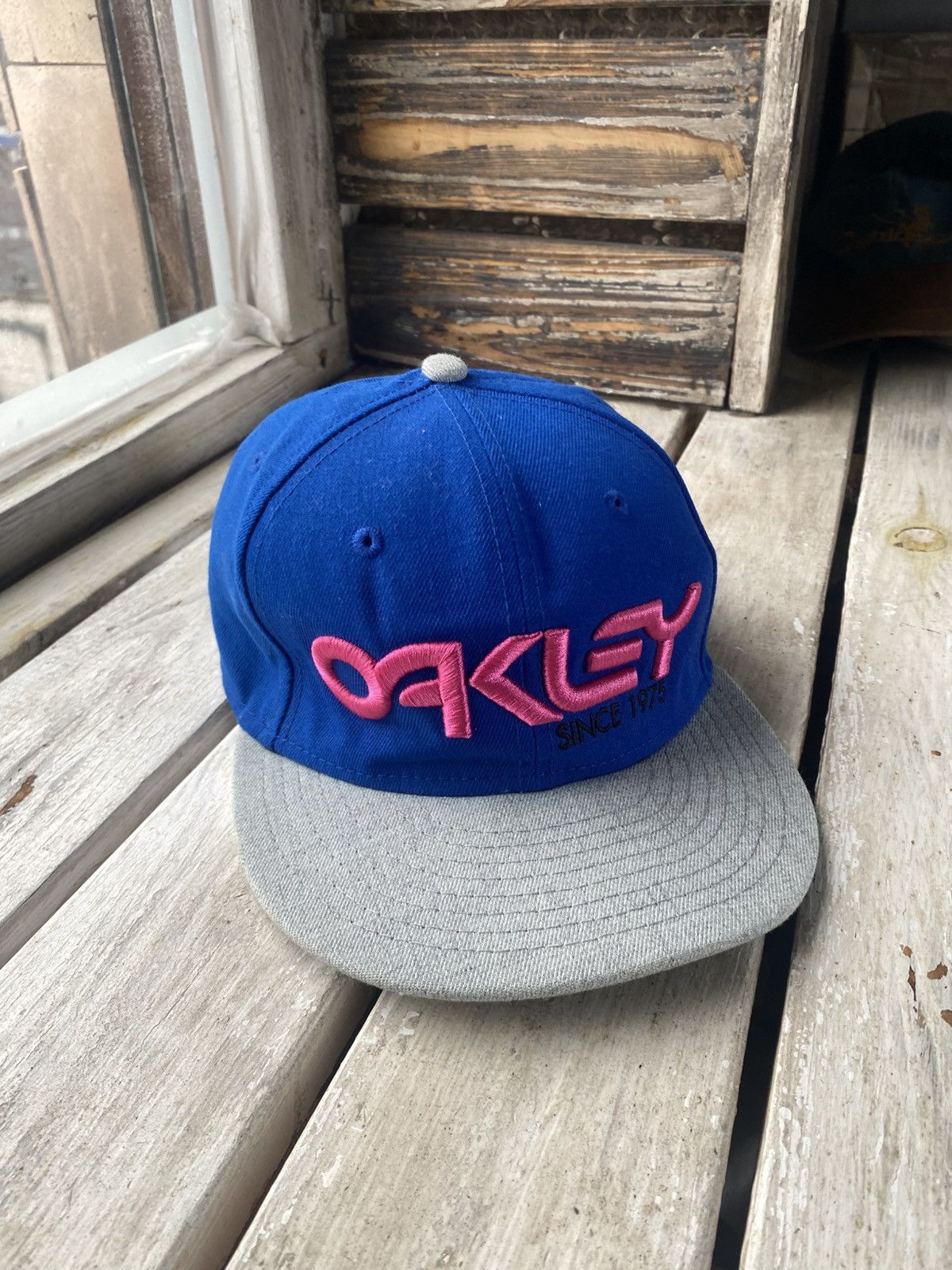 Oakley × Vintage Vintage 90s Oakley Centre Logo Cap Hat y2k Size ONE SIZE - 1 Thumbnail