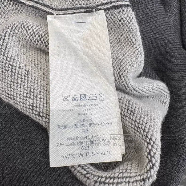 Louis Vuitton Louis Vuitton Cashmere logo embroidered hooded knit sweats Size US S / EU 44-46 / 1 - 8 Thumbnail