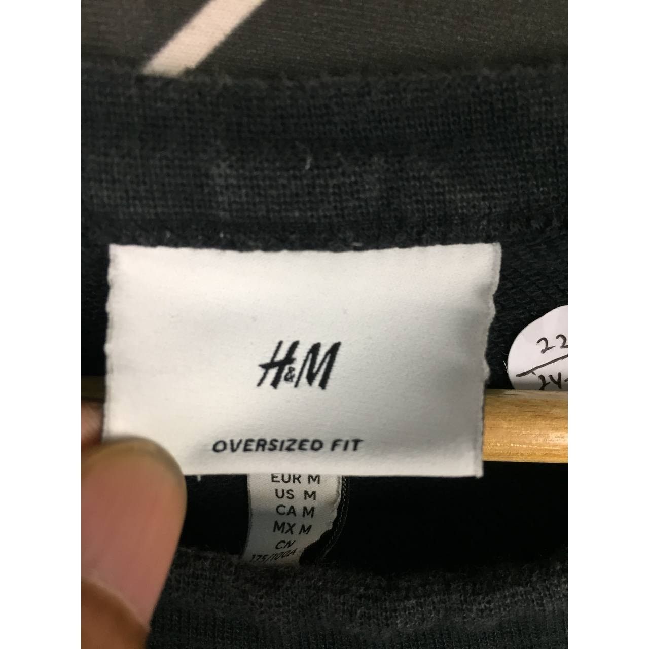 H&M H&M Crewneck Oversized Fit Tee size M Size US M / EU 48-50 / 2 - 8 Thumbnail