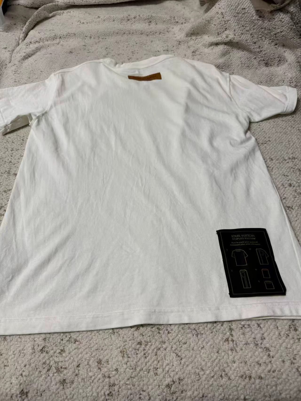 Louis Vuitton LV Authentic Short Sleeve T-Shirt Size US S / EU 44-46 / 1 - 1 Thumbnail