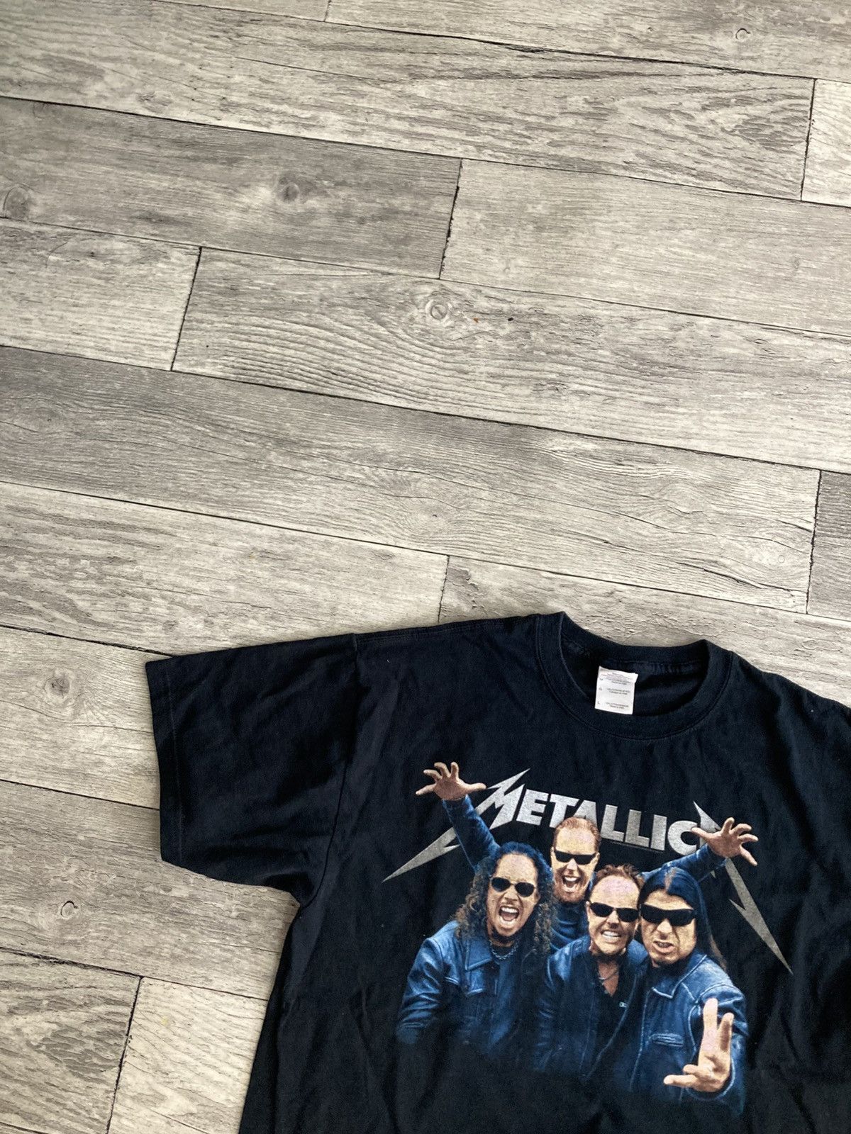 Metallica Vintage metallica gildan magnetic tour tee tshirt M / L drip Size US L / EU 52-54 / 3 - 5 Thumbnail