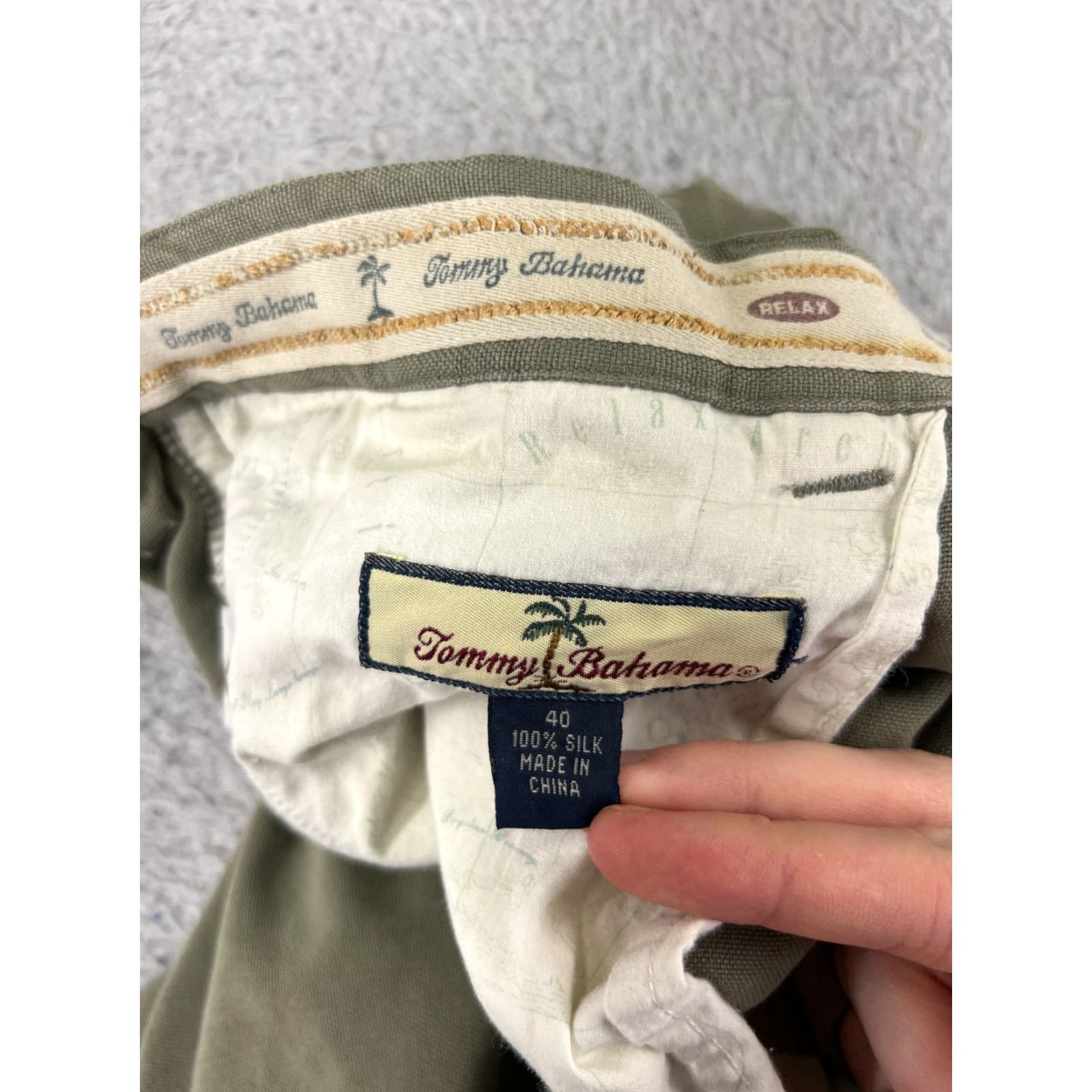 Tommy Bahama Tommy Bahama Shorts Mens 40 Green Silk Pleated Vacation Resort Outdoors Size US 40 / EU 56 - 3 Thumbnail