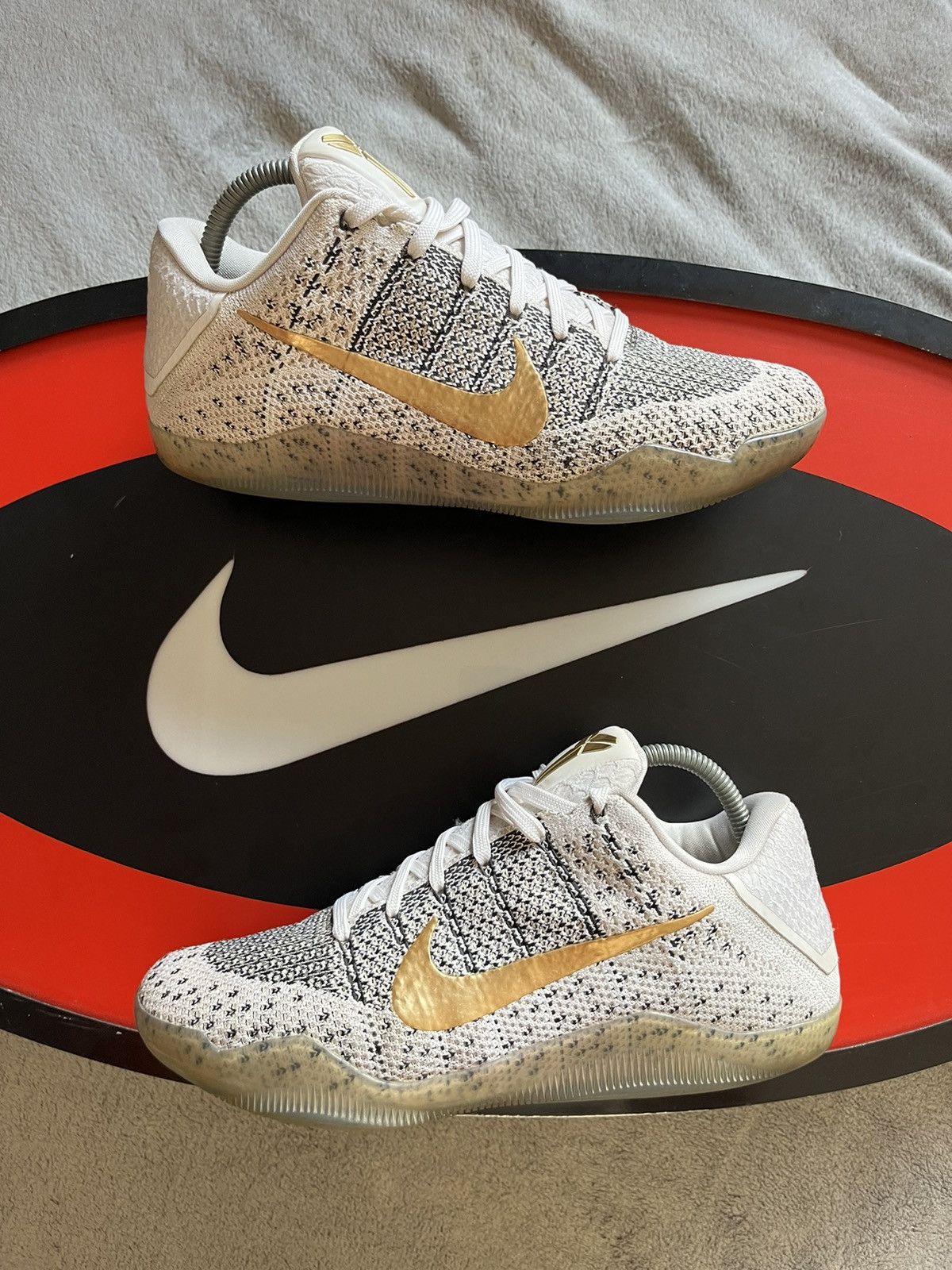 Nike Very Rare Nike ID Kobe Elite XI 11 Oreo Gold (2017) NBA OG Size US 9 / EU 42 - 1 Thumbnail