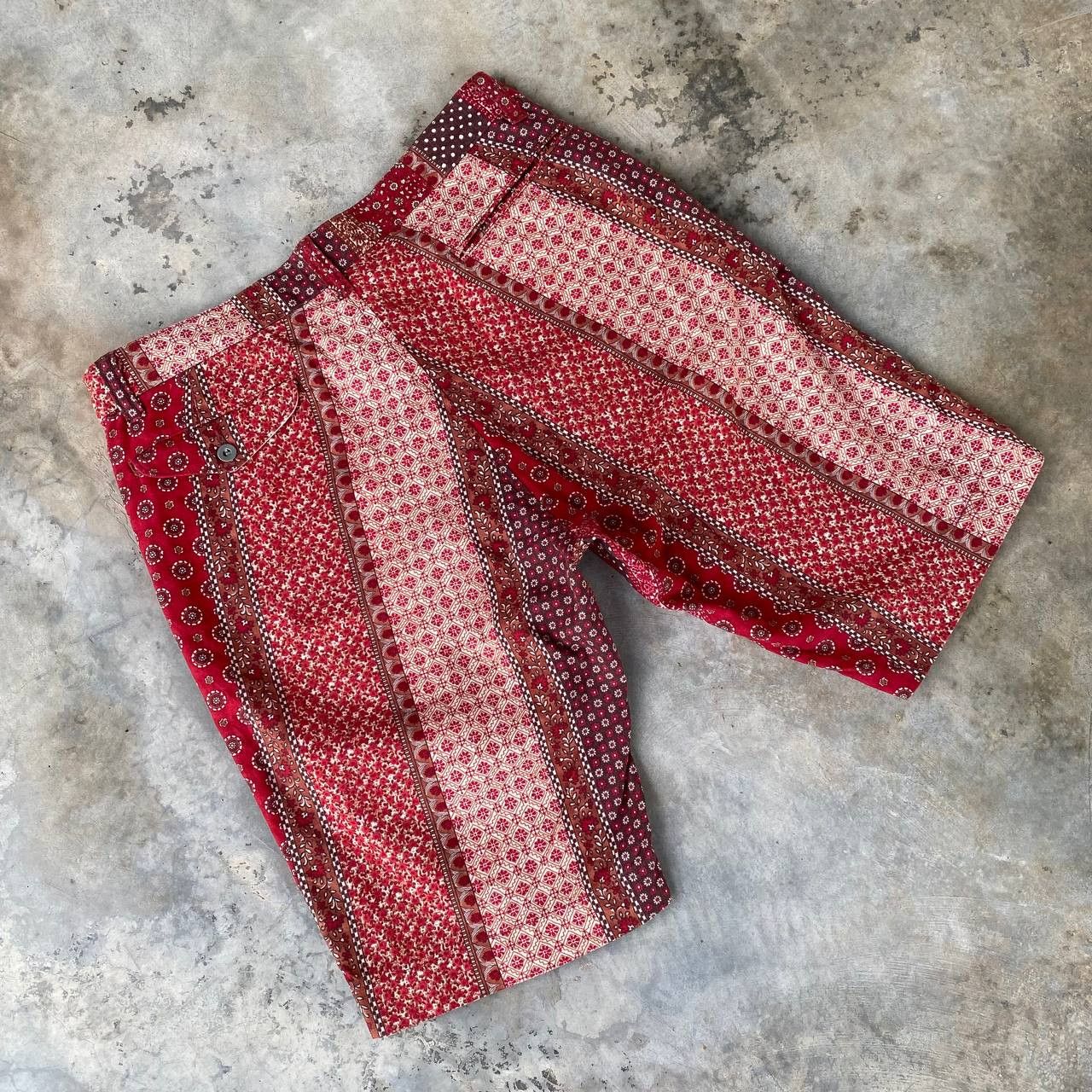 Hiroshi Kato AAA HIROSHI KATO JAPAN PAISLEY HAWAII SHORTPANT Size US 30 / EU 46 - 10 Thumbnail