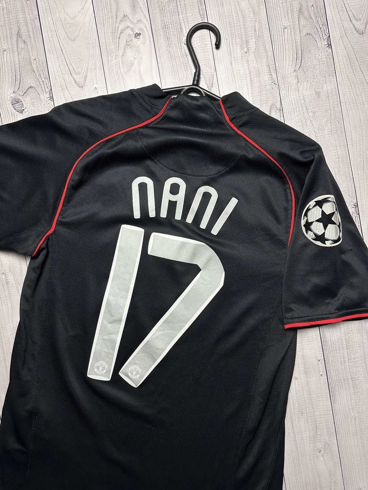 Nike Vintage Nike Manchester United 17 Nani soccer jersey size S Size US S / EU 44-46 / 1 - 4 Thumbnail
