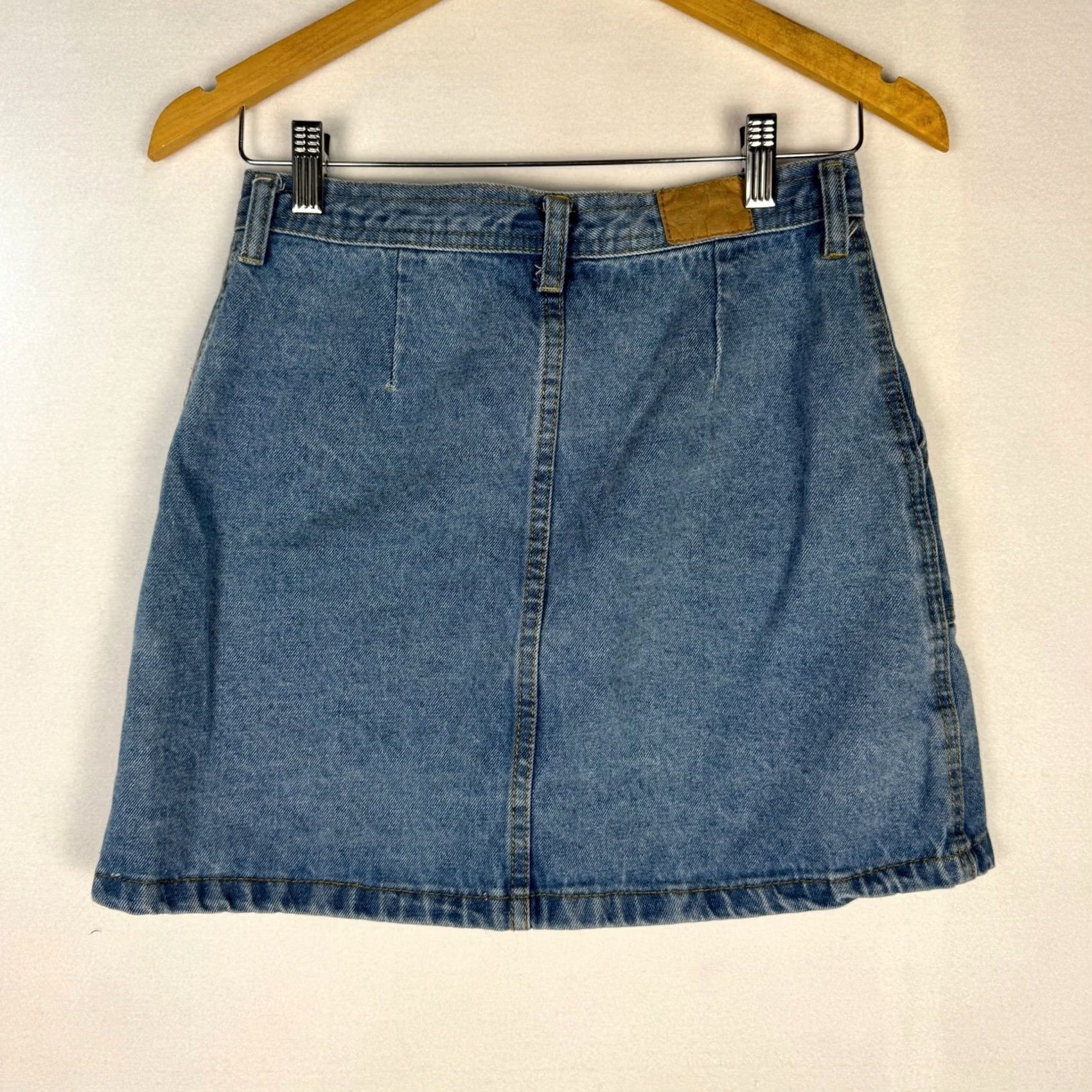Denime Blue Denim Button Front Mini Skirt Size S Patch Pockets Retro 70s Indie Wash Size 28" / US 6 / IT 42 - 2 Thumbnail