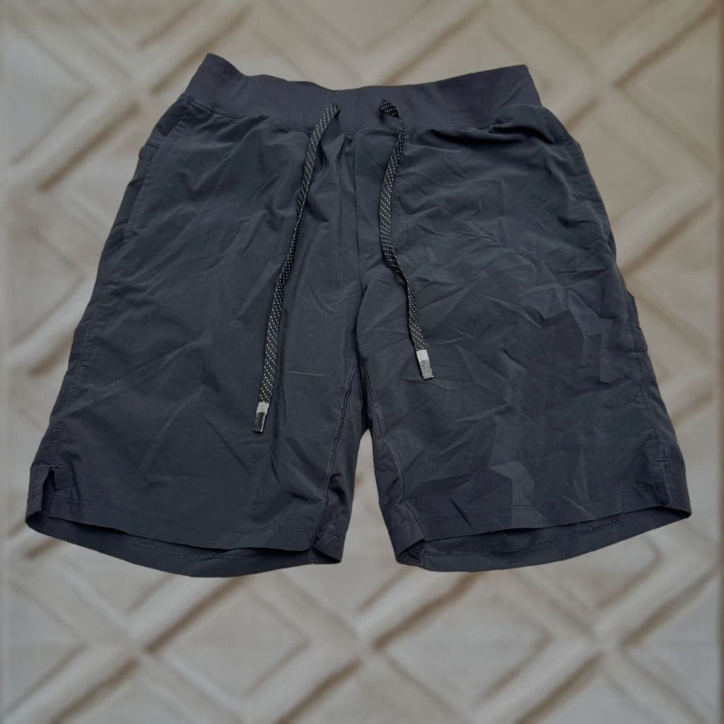 Fabletics Fabletics Mens Active Shorts Athletic Black Lined Pockets Zip Compression 29in Inseam M Size Size US 29 - 1 Thumbnail