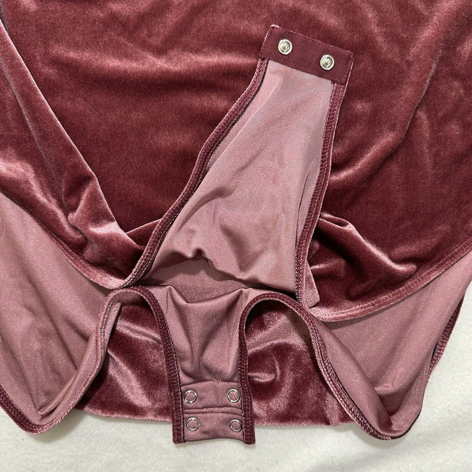 Old Navy Old Navy XXL Pink Velour Square Neck Long Sleeve Bodysuit Size XXL / US 16-18 / IT 52-54 - 8 Thumbnail