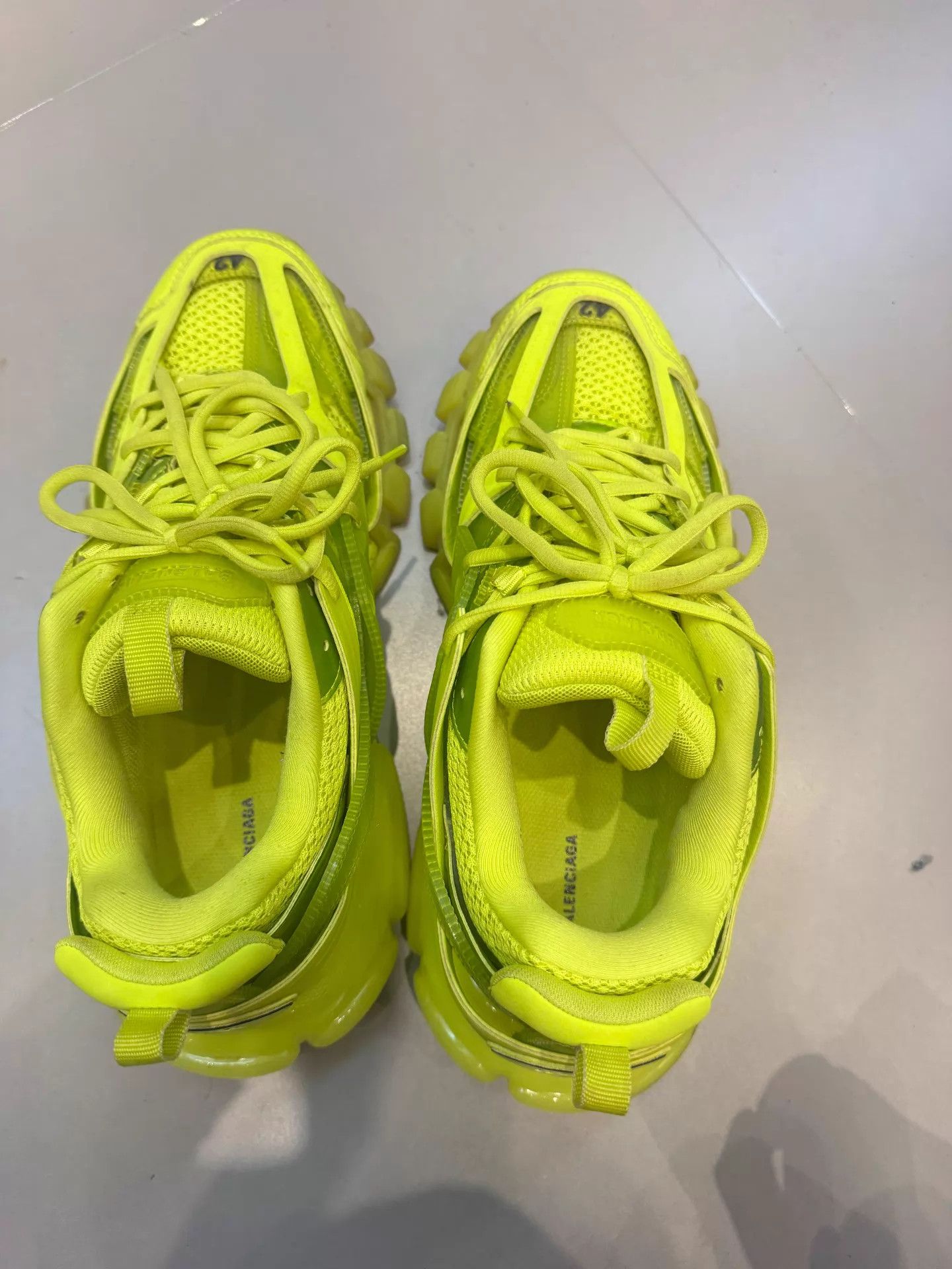 Balenciaga Balenciaga Track Fluorescent Green Dad Shoe 42 Size US 9 / EU 42 - 4 Thumbnail