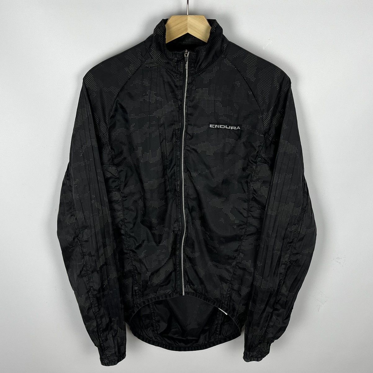 Sports Specialties Endura Full Zip Cycling Jacket Size S Reflective Full Zip Size US S / EU 44-46 / 1 - 1 Thumbnail