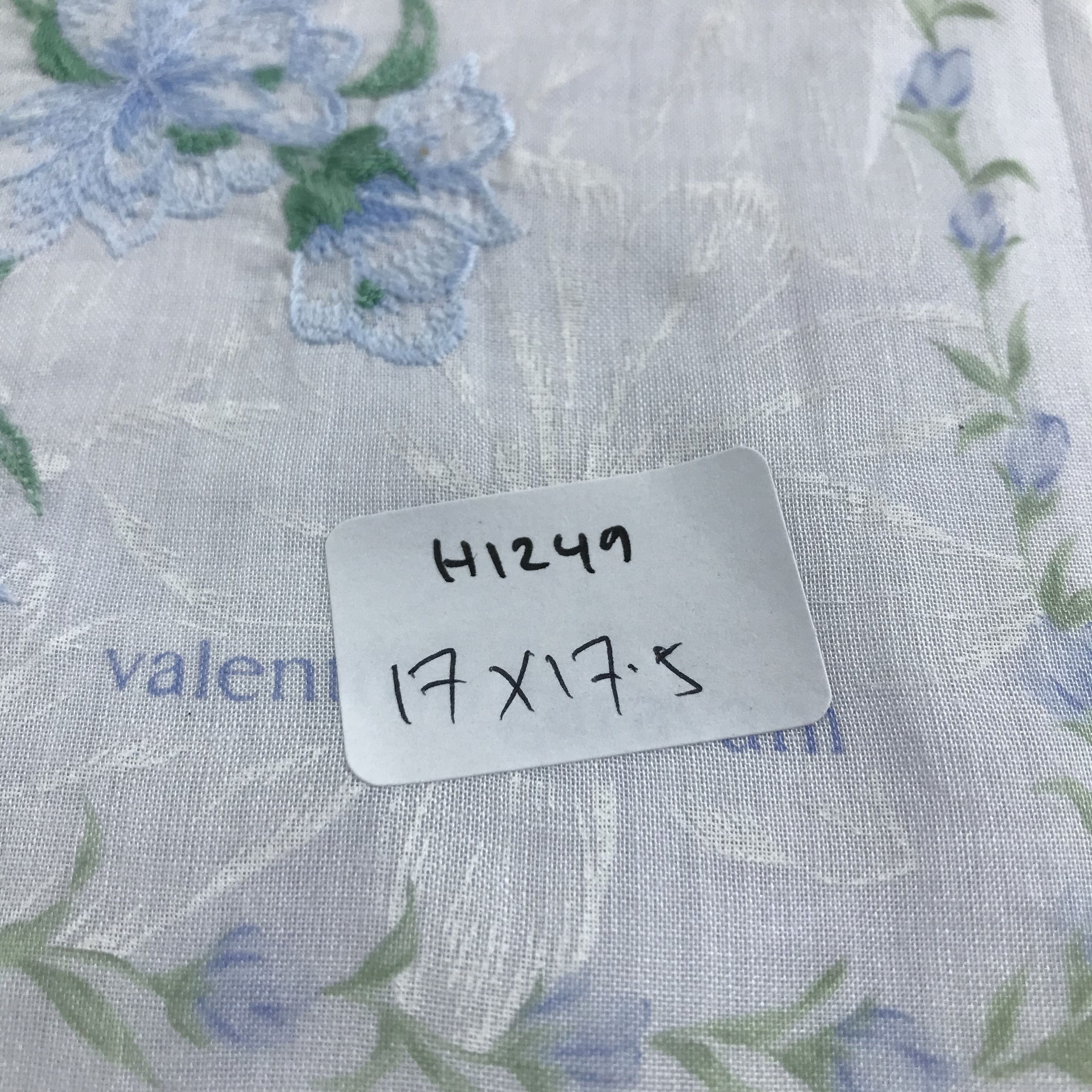 Vintage Valentino Garavani Handkerchief Neckerchief Bandana H1249 Size ONE SIZE - 6 Thumbnail
