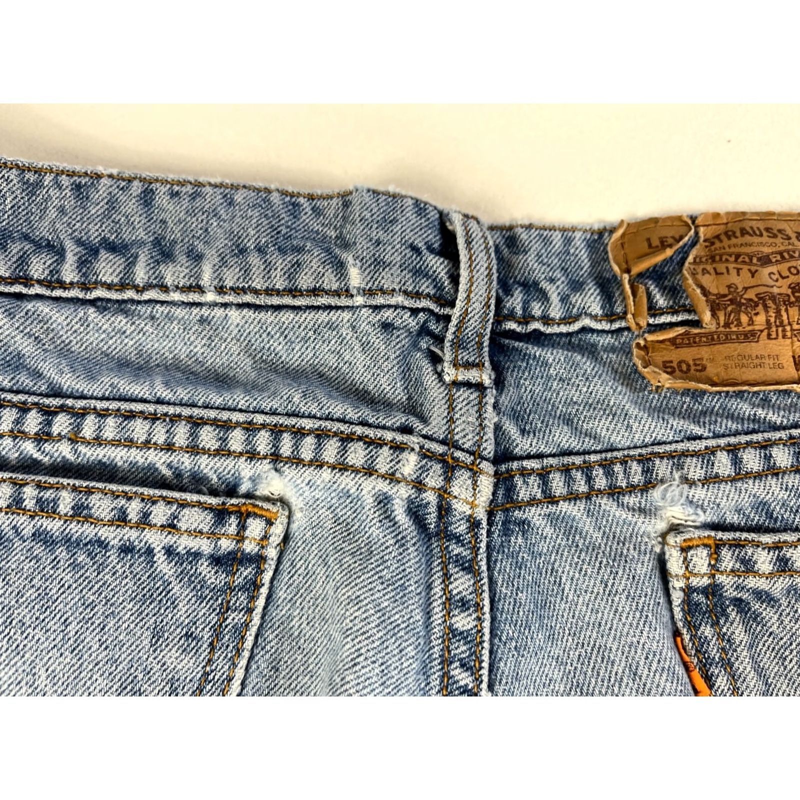 Levi's Levi's 505 Jeans Regular Fit Distressed 90s Vintage Mens Blue 35x30 Pants Straight Jeans Mens Size US 35 - 7 Thumbnail