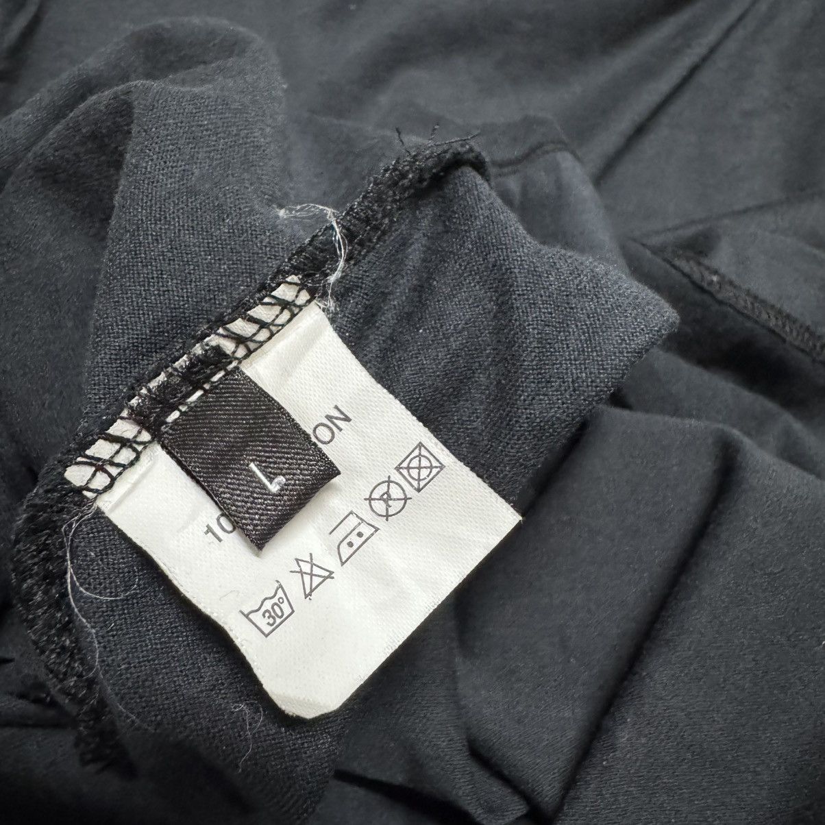 Kris Van Assche Kriss Van Assche Shirt Vneck Size US L / EU 52-54 / 3 - 12 Thumbnail