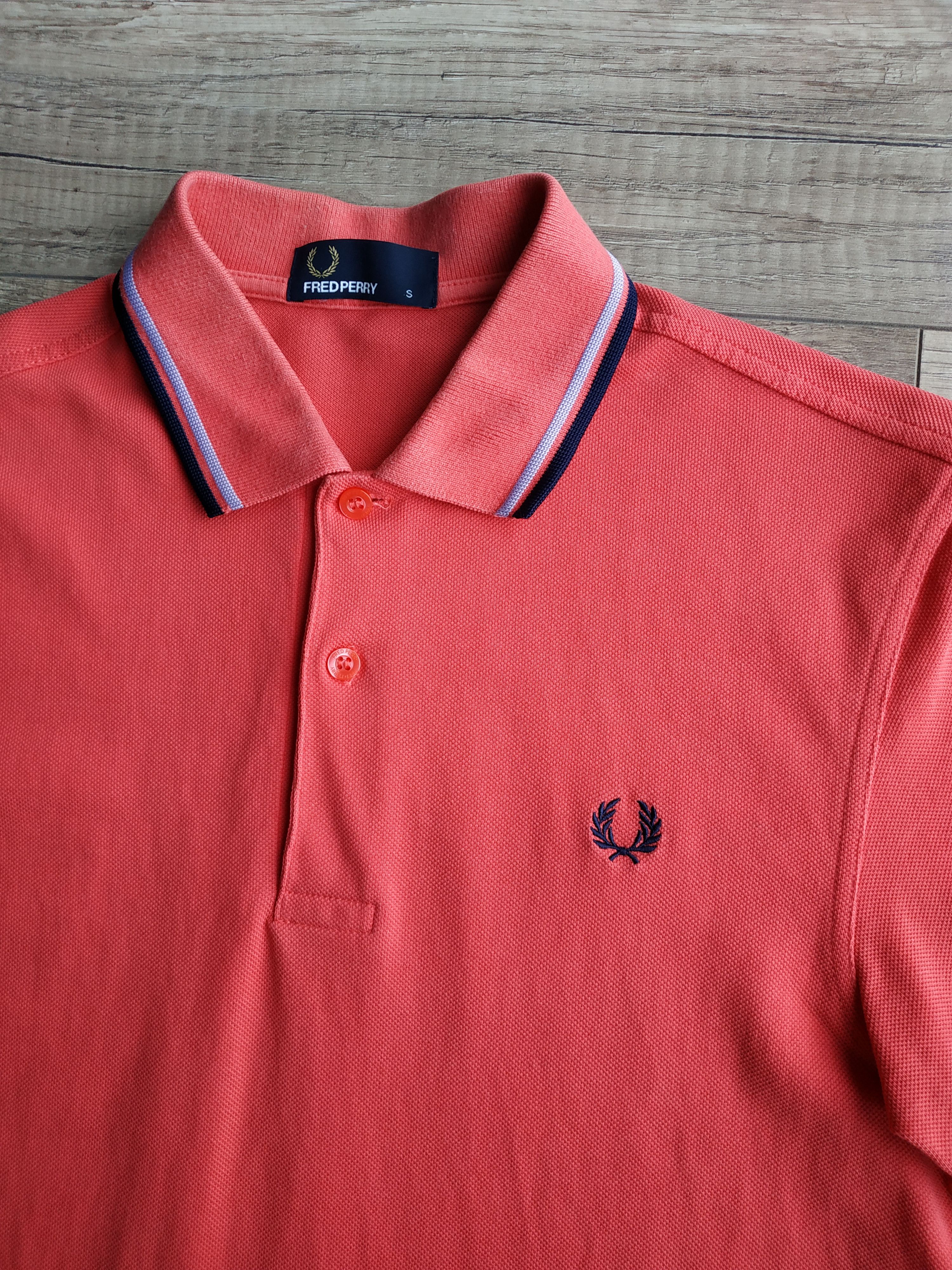 Fred Perry FRED PERRY Men's Coral Polo Shirt, s. SMALL Size US S / EU 44-46 / 1 - 3 Thumbnail
