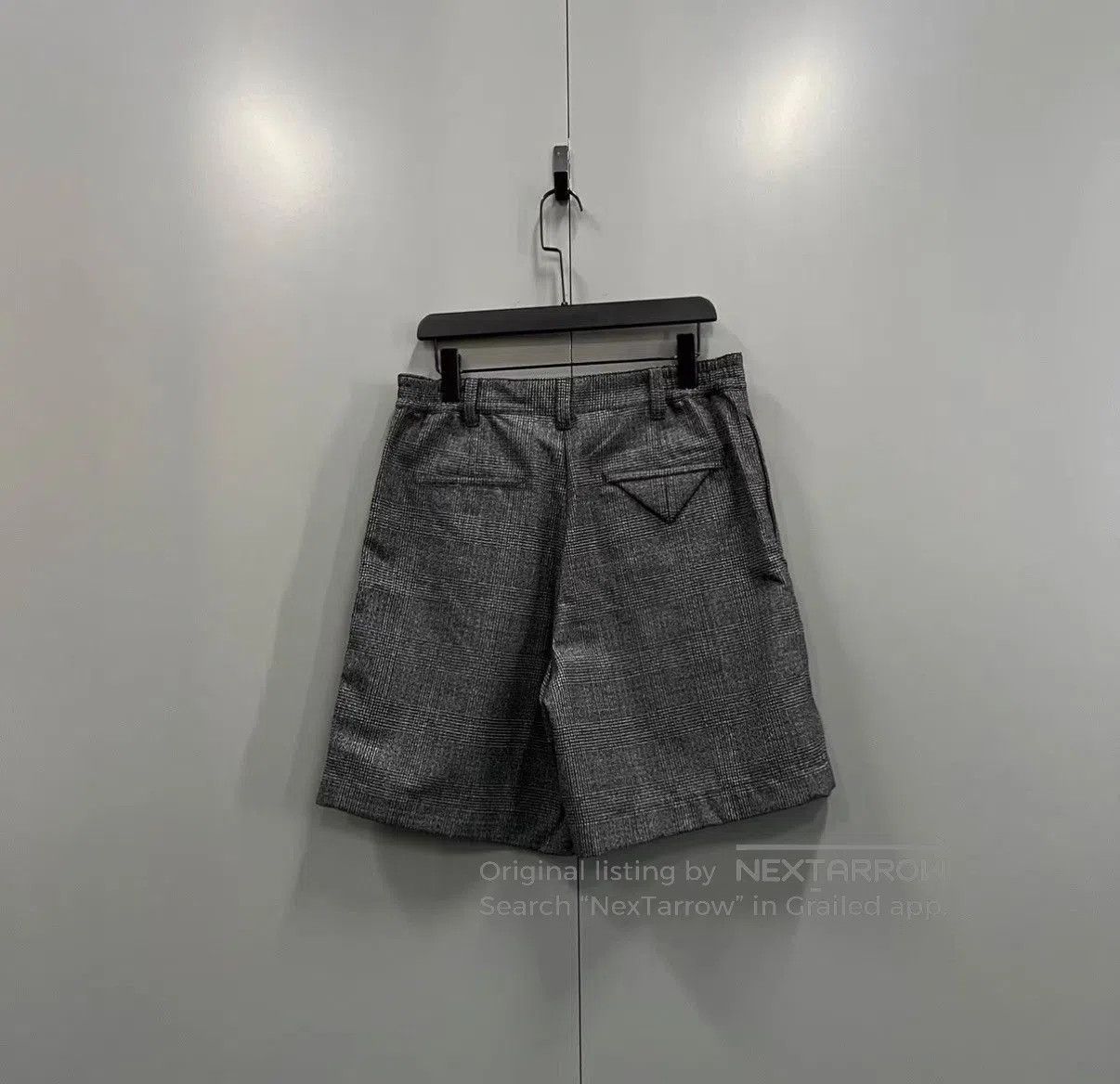 Bottega Veneta Gray Plaid High-Waisted Shorts Size 32. Size US 32 / EU 48 - 2 Thumbnail