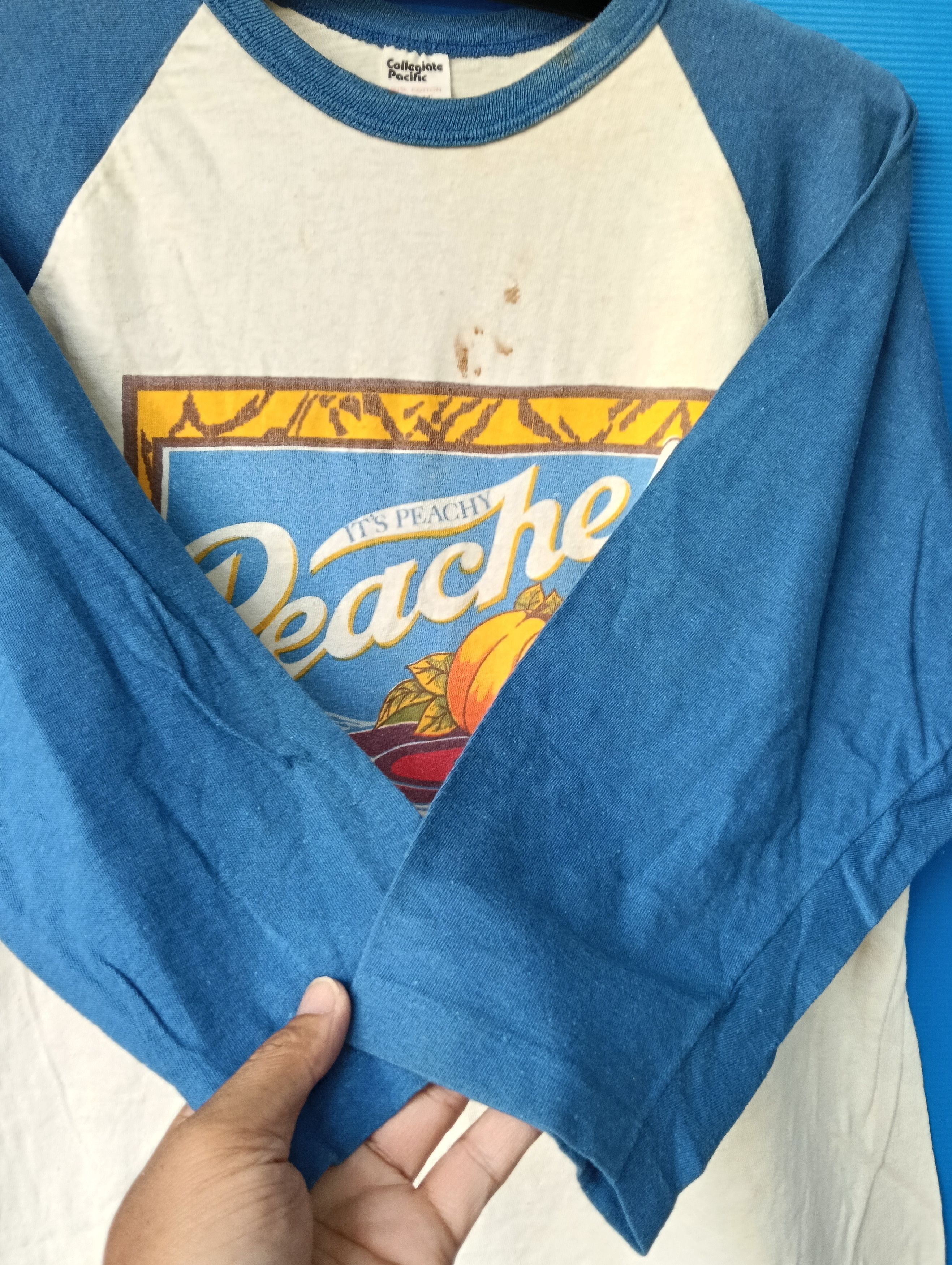 Vintage Peaches & tape Tour vintage t shirt 80s size L. Size US L / EU 52-54 / 3 - 3 Thumbnail