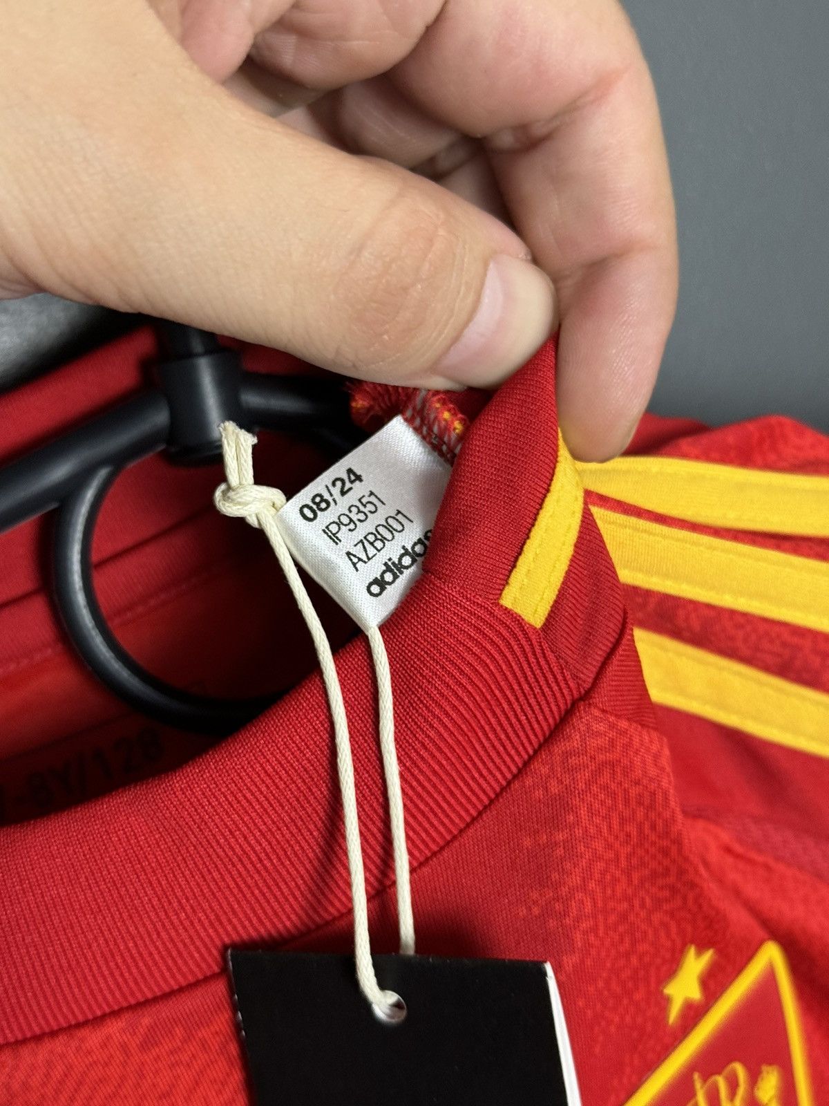 Adidas KIDS New Spain 24/25 Home Lamine Yamal Football Jersey Size US XS / EU 42 / 0 - 7 Thumbnail