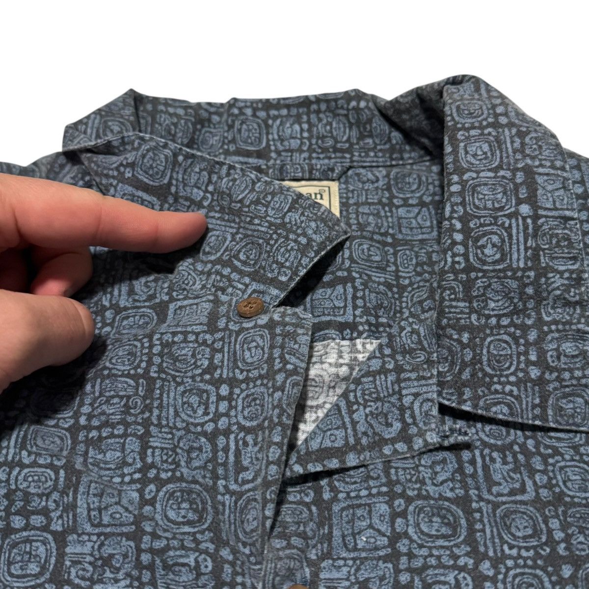 L.L. Bean L.L. Bean Geometric Casual Button Down Shirt XL Tall Size US XL / EU 56 / 4 - 3 Thumbnail