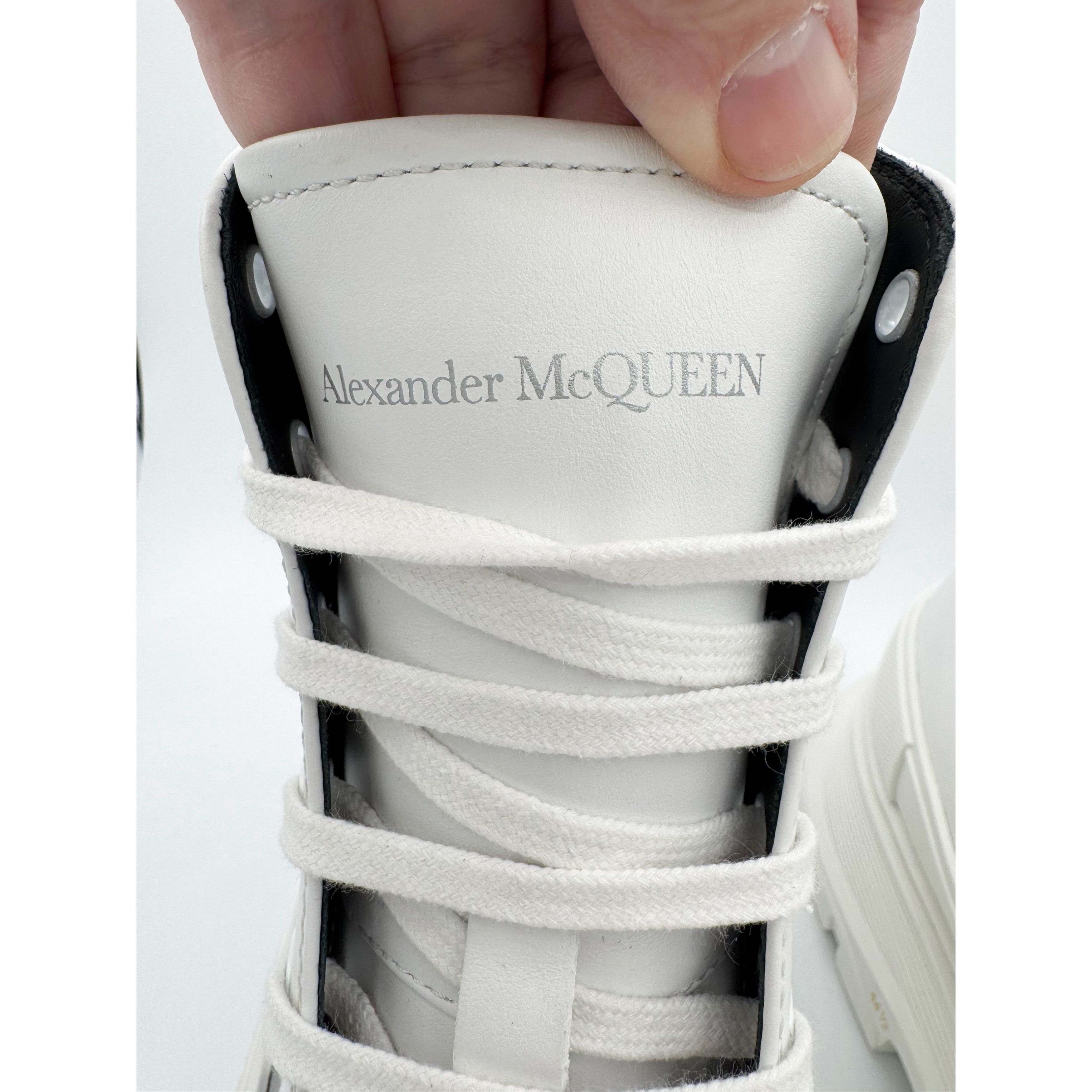 Alexander McQueen Alexander McQueen Tread Slick Boot Graffiti Optic White Size US 11.5 / EU 44-45 - 7 Thumbnail