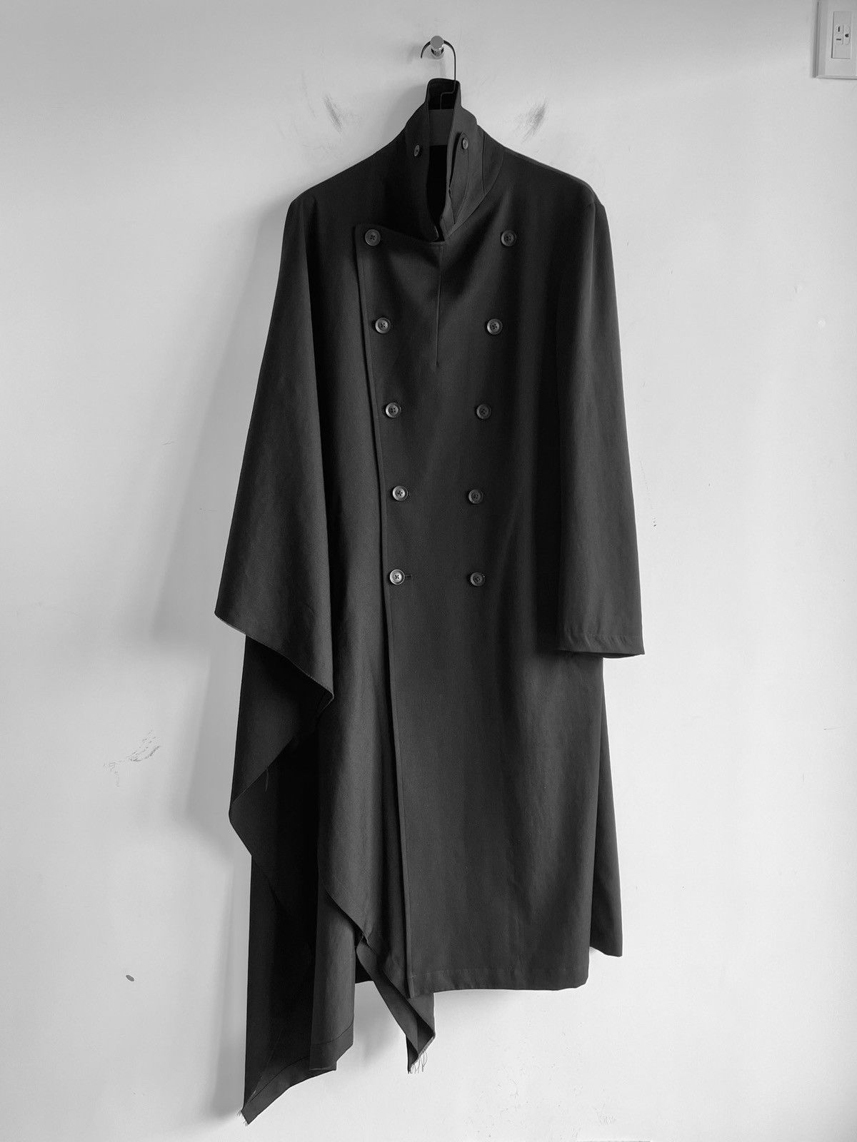 Yohji Yamamoto Yohji Yamamoto Pour Homme - Asymmetric Right Cape Coat Size US S / EU 44-46 / 1 - 3 Thumbnail