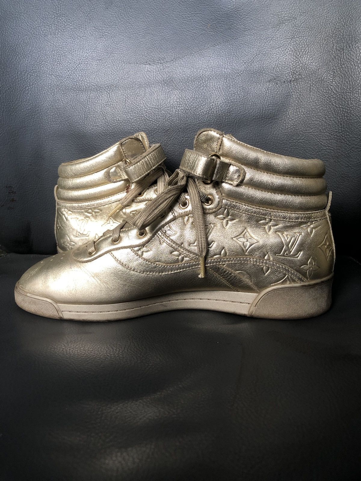 Louis Vuitton Louis Vuitton Gold Leather Women’s High Top Sneakers Sz 36 Size US 6 / IT 36 - 8 Thumbnail