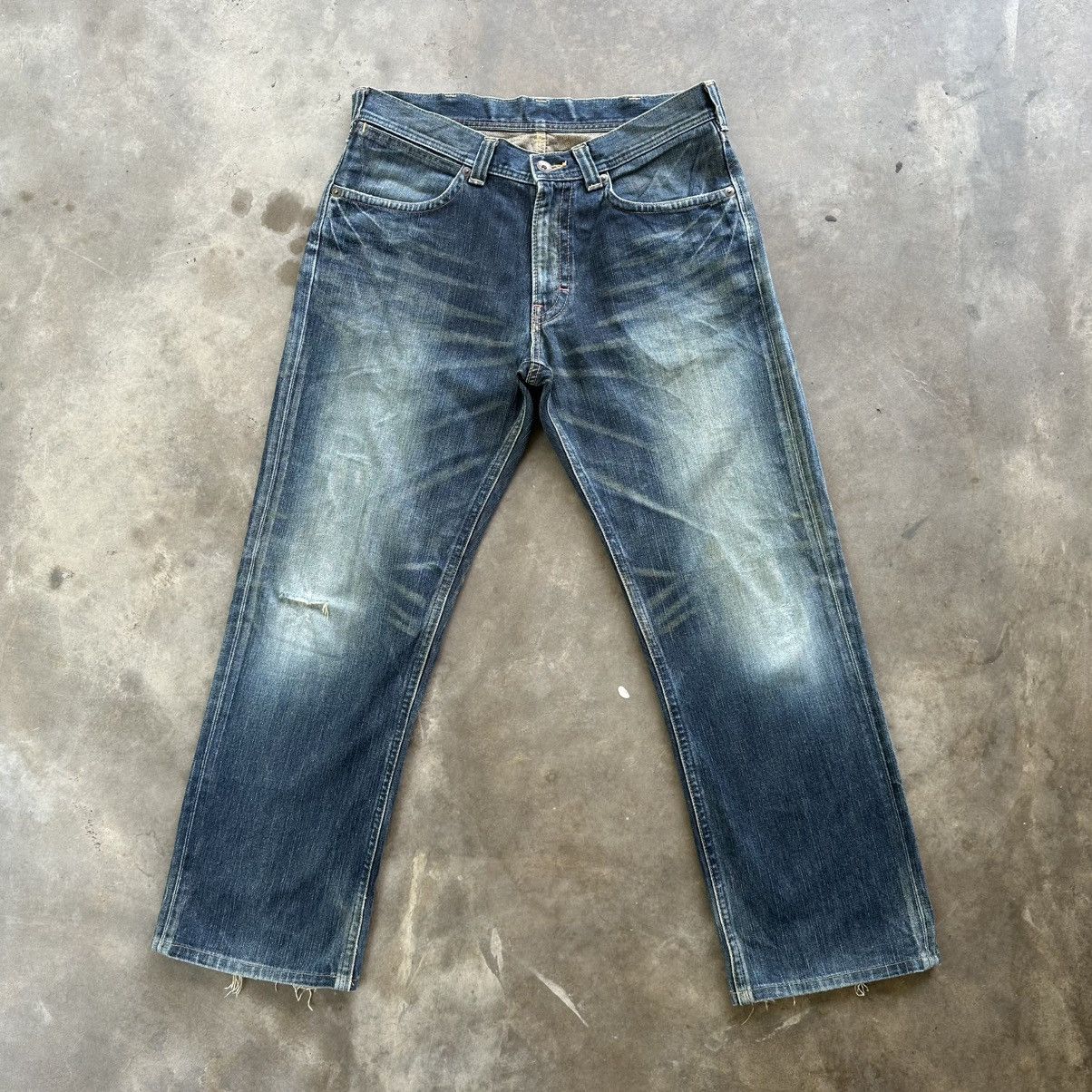 Japanese Brand Vintage Wrangler Distressed Faded Denim Jean Pant W33 Size US 33 - 1 Thumbnail