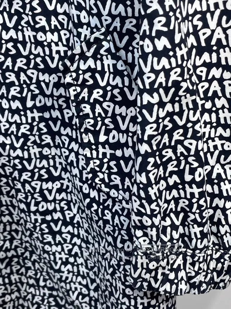 Louis Vuitton Louis Vuitton Black and white monogrammed hooded trench co Size XS / US 0-2 / IT 36-38 - 4 Thumbnail