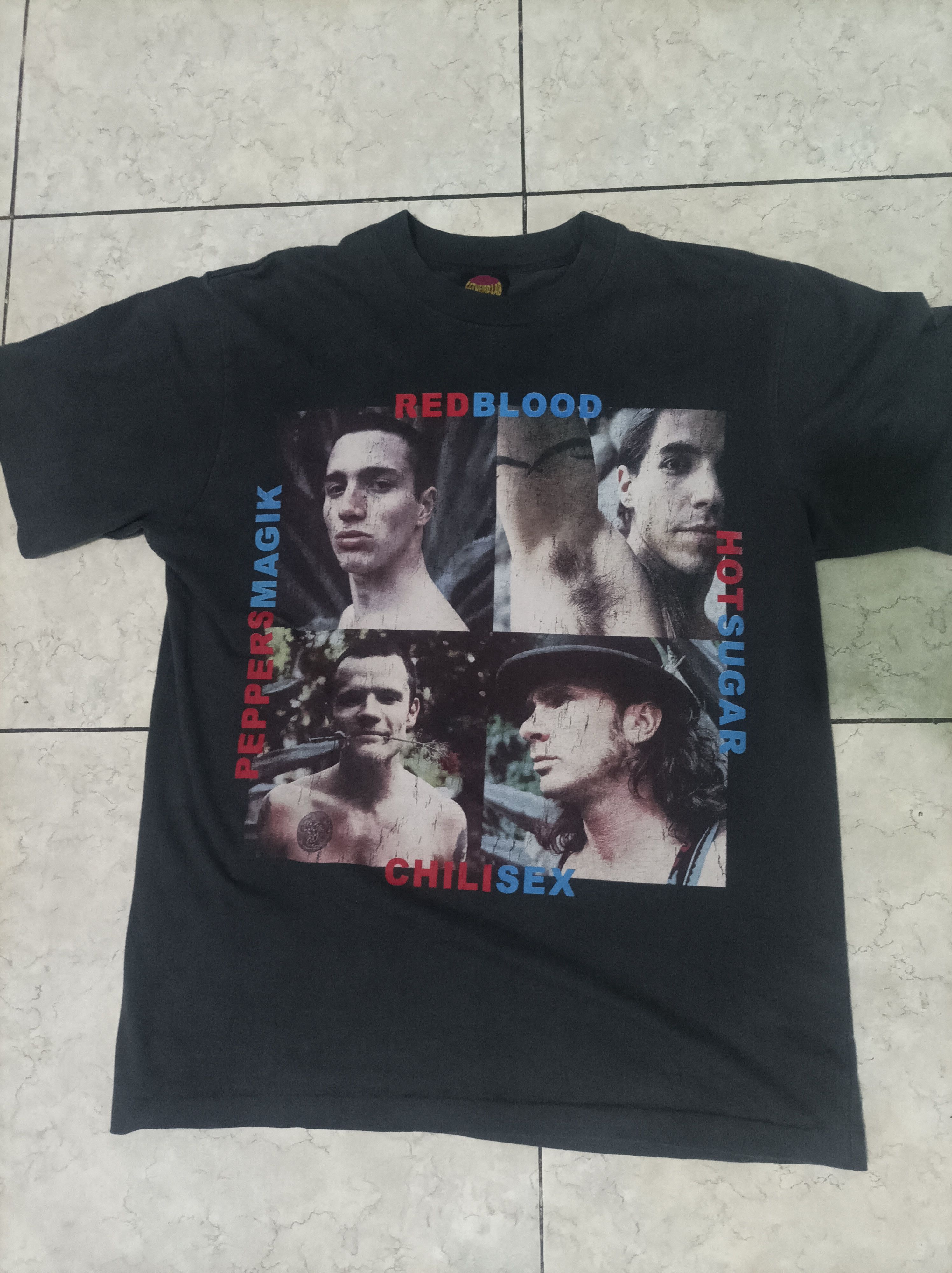 Band Tees Red blood hot sugar Chili sex peppers magik (rhcp) Size US L / EU 52-54 / 3 - 1 Thumbnail
