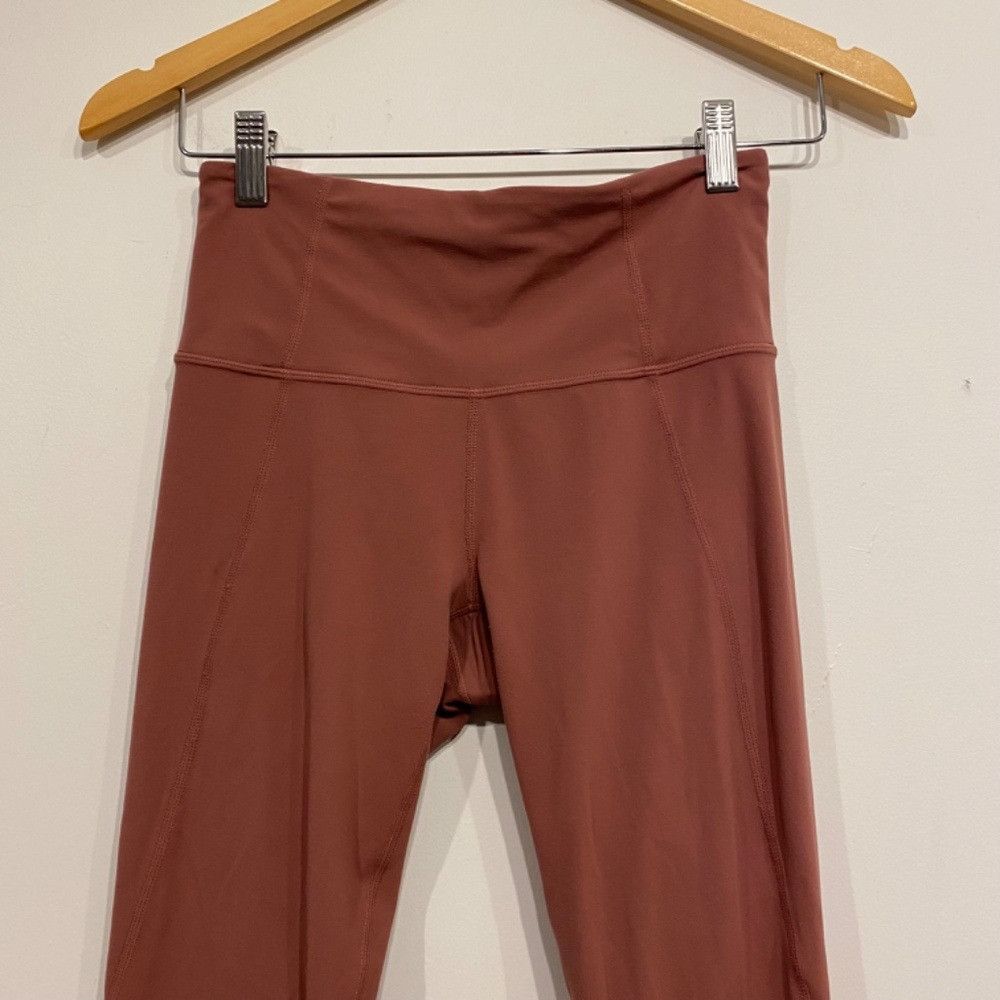 Athleta Athleta Salutation 7/8 Pink Cropped Workout Leggings Size XS Size 24" / US 00 / IT 34 - 3 Thumbnail