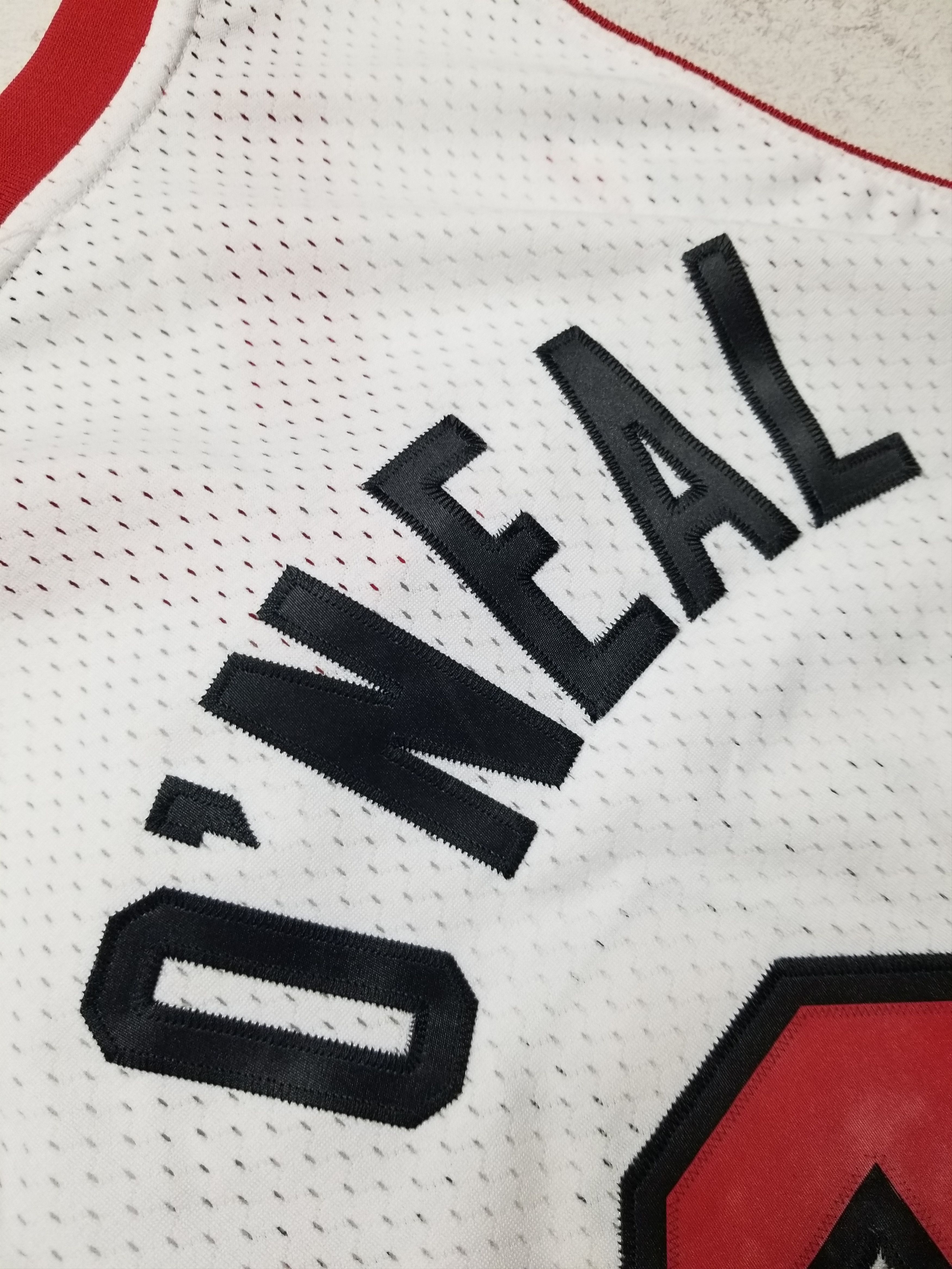 Reebok Vtg Miami Heat Shaquille O'Neal #32 Basketball NBA Jersey Size US M / EU 48-50 / 2 - 8 Thumbnail