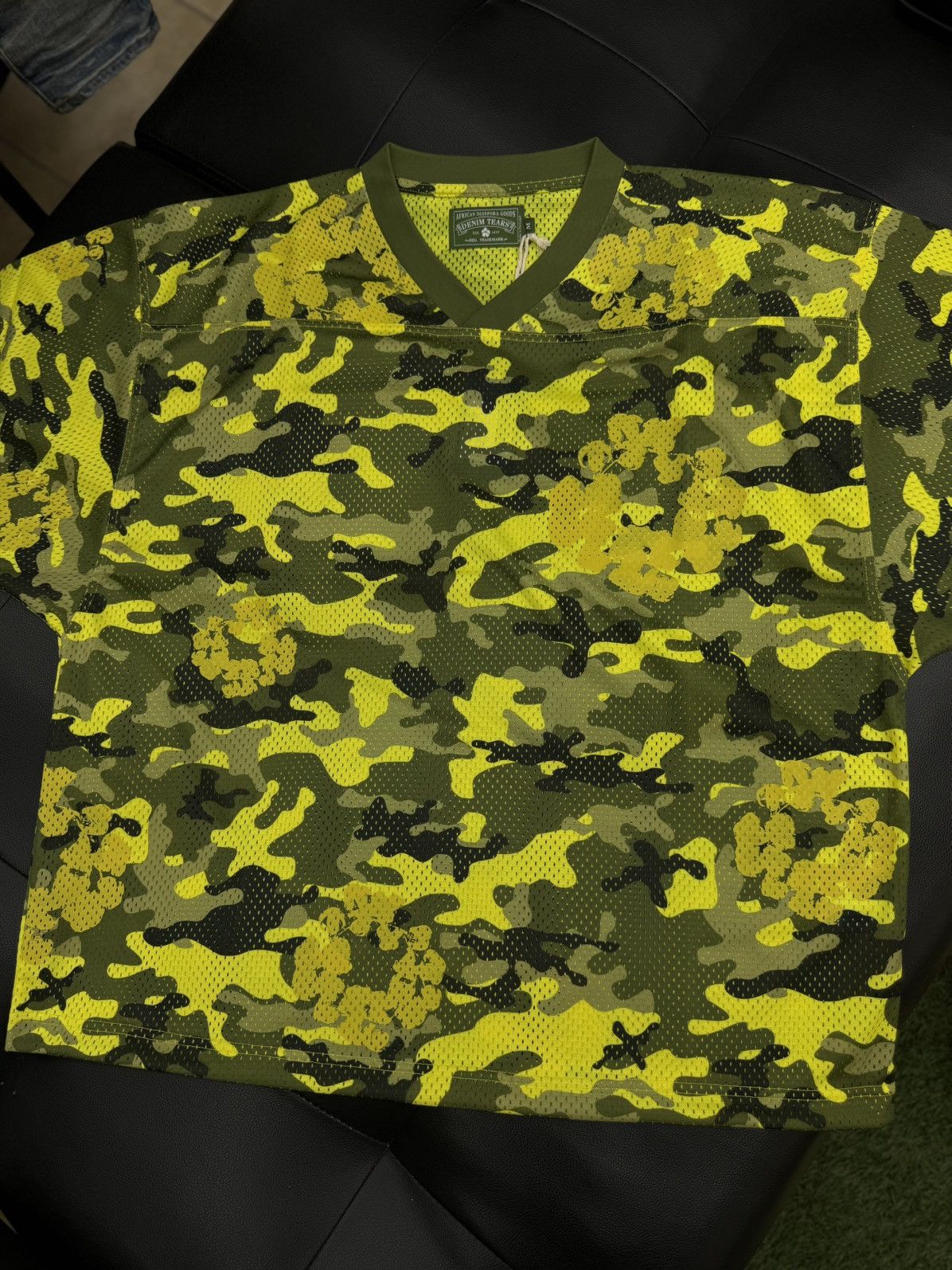 DENIM TEARS Denim Tears Yellow Camo Cotton Wreath Jersey Size M (NEW) Size US M / EU 48-50 / 2 - 3 Thumbnail